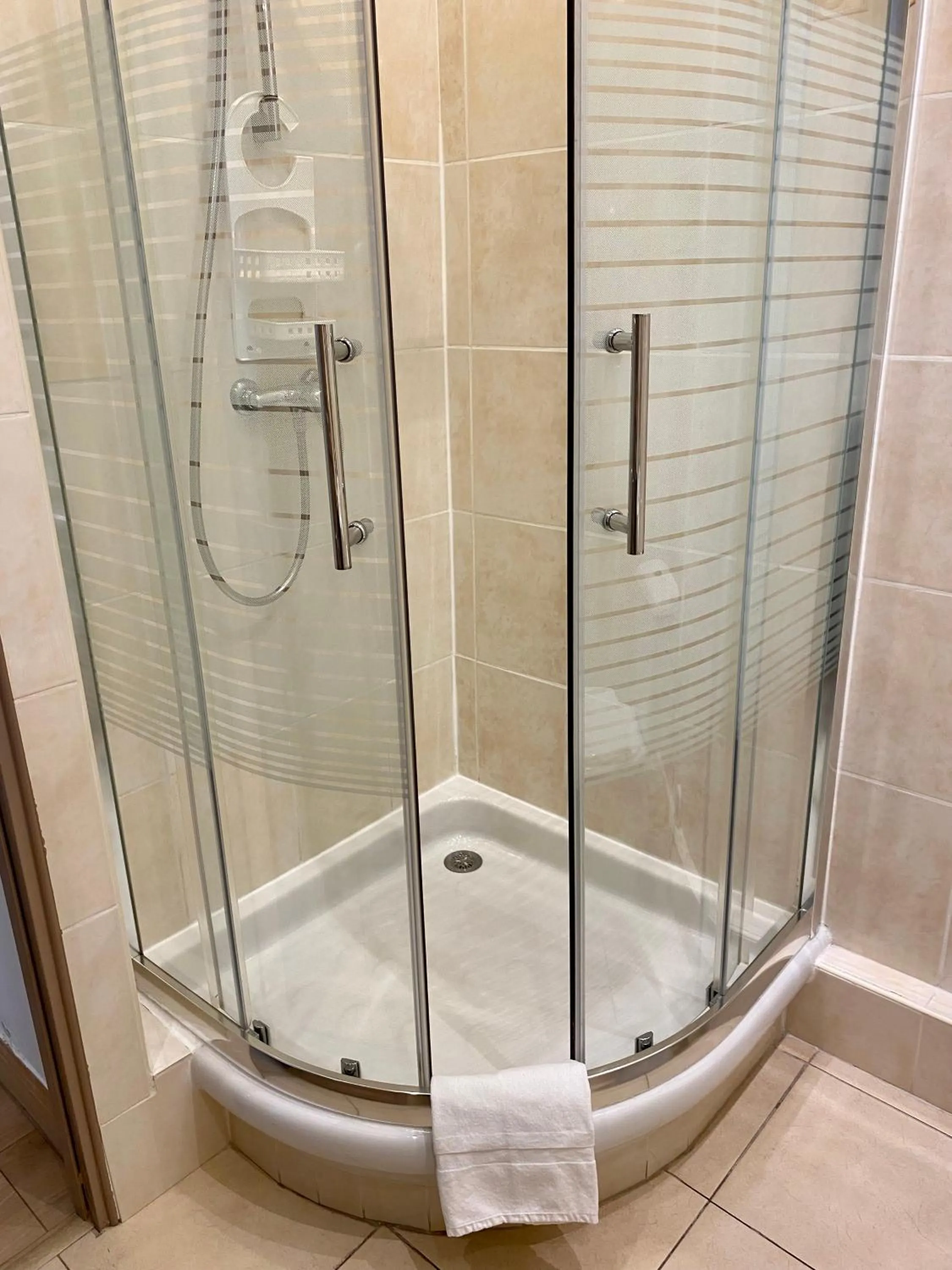 Shower in Hotel Lutetia
