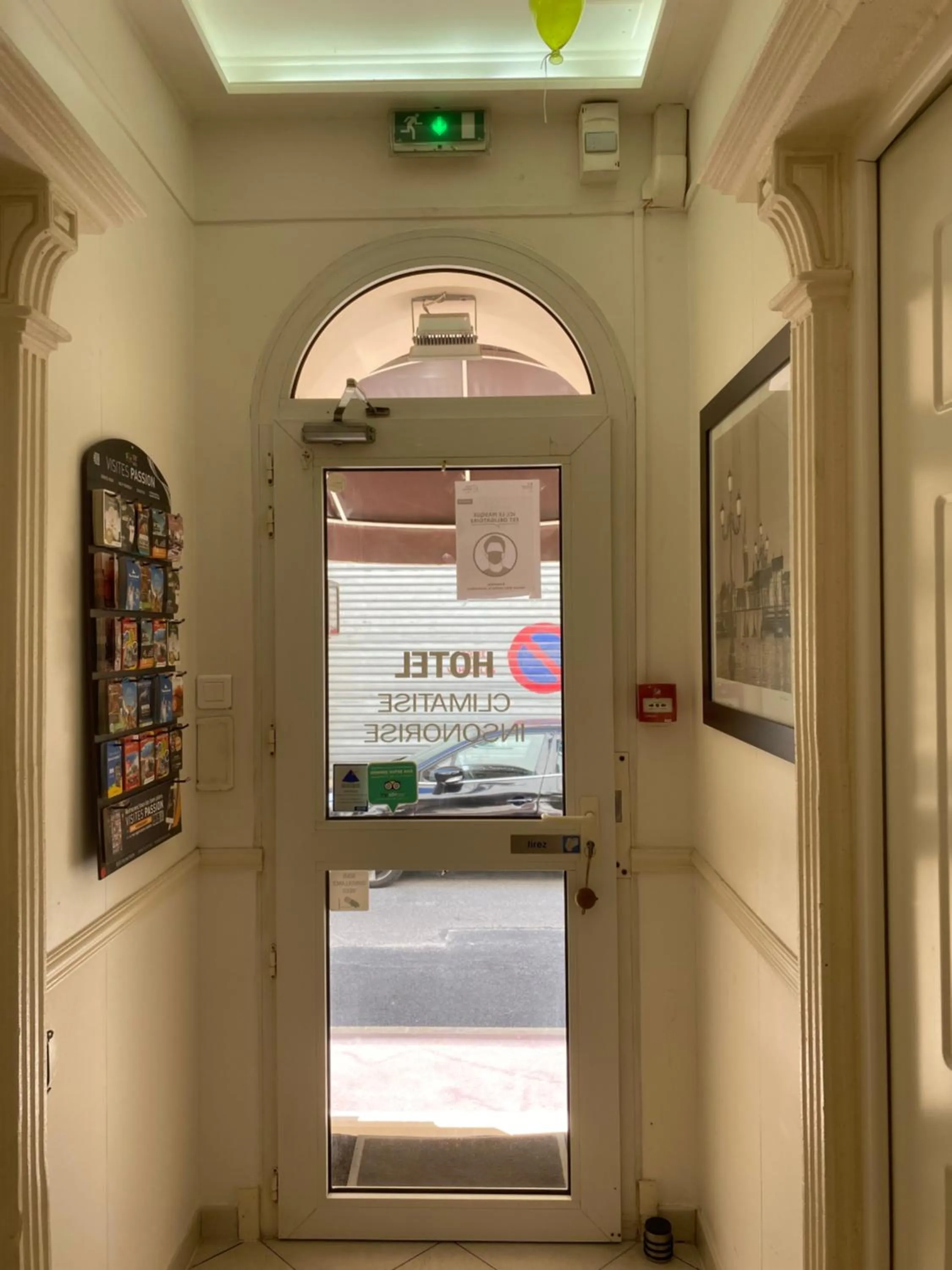 Facade/entrance in Hotel Lutetia