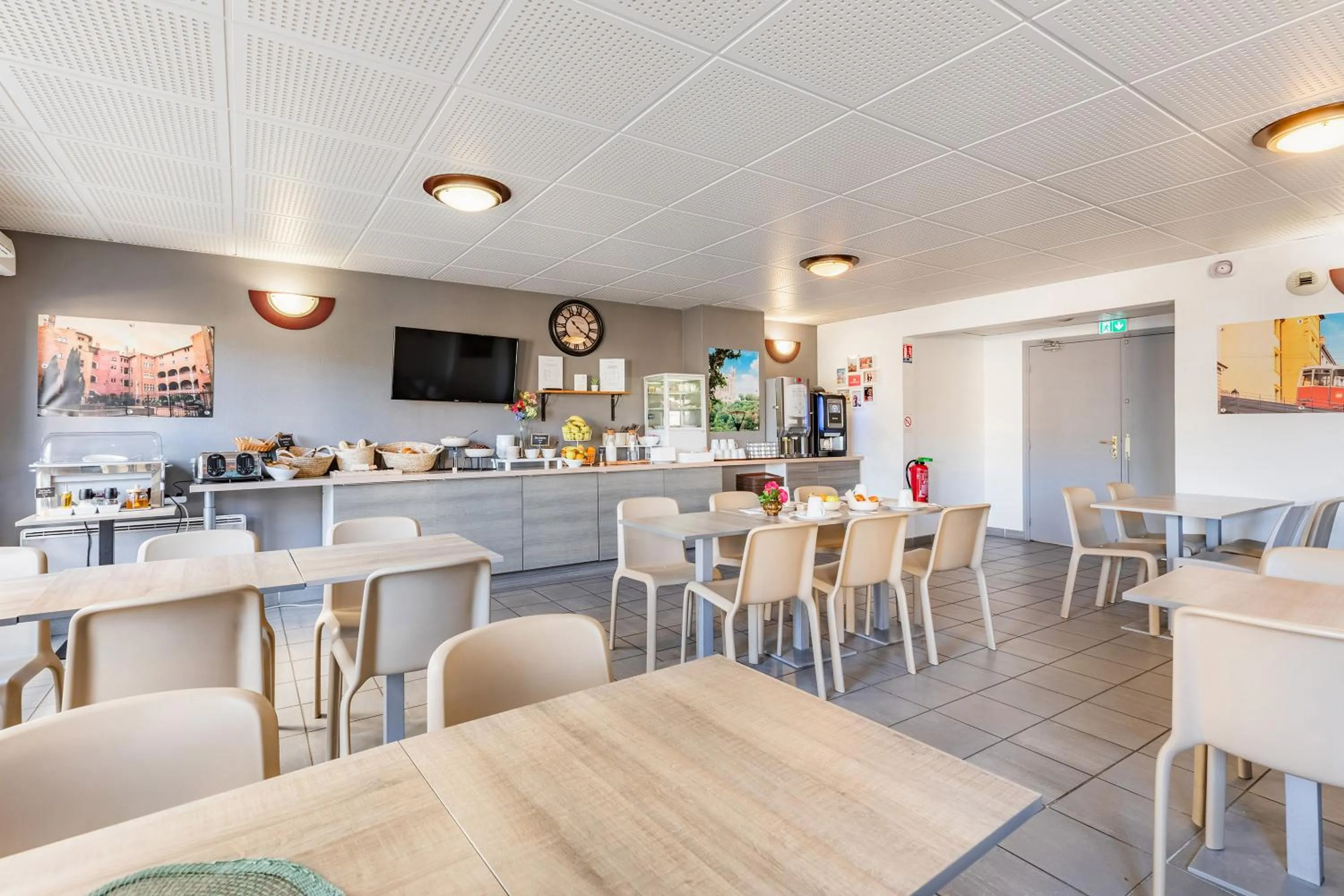 Breakfast in Appart'City Classic Lyon Villeurbanne