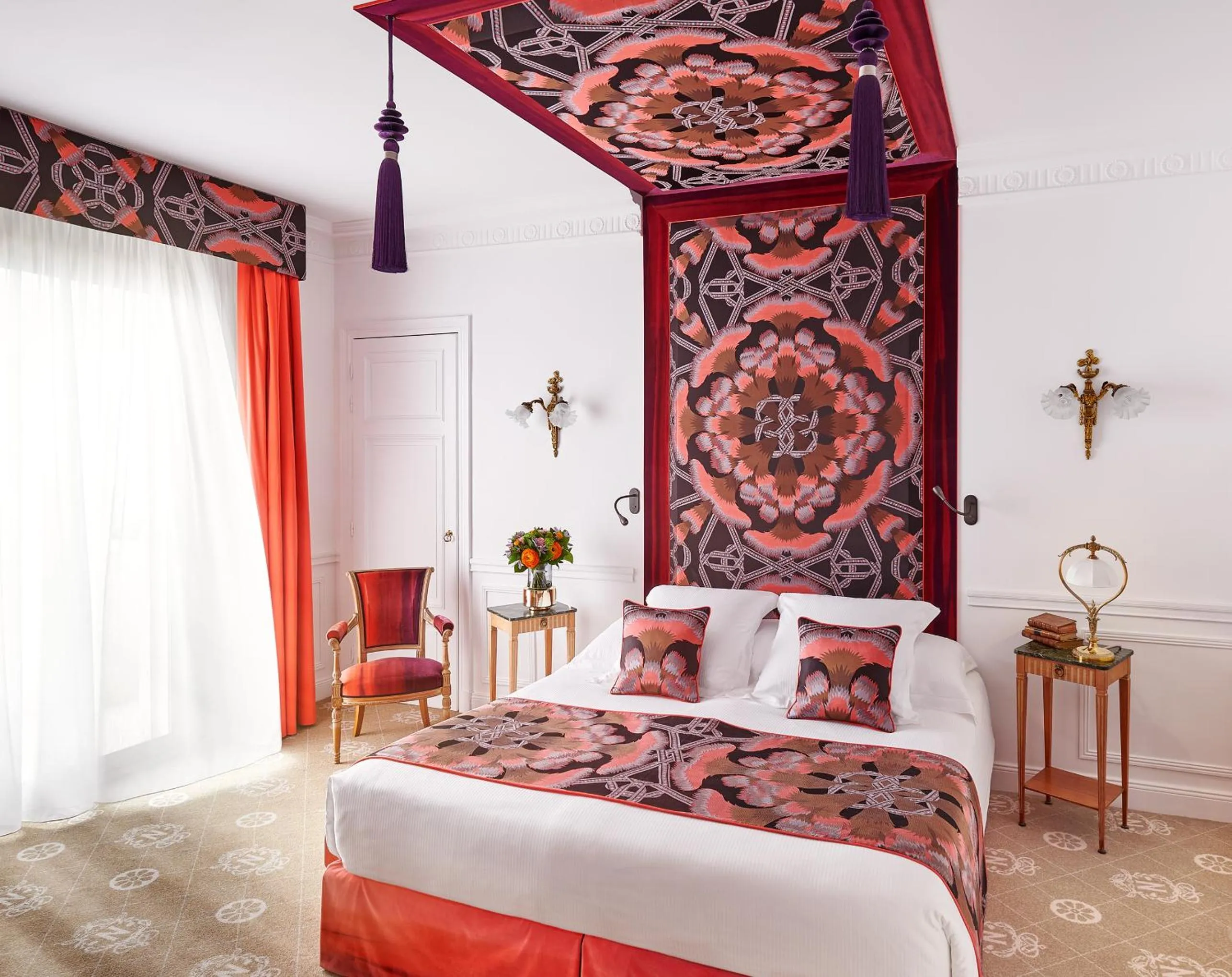 Bed in Hotel Le Negresco