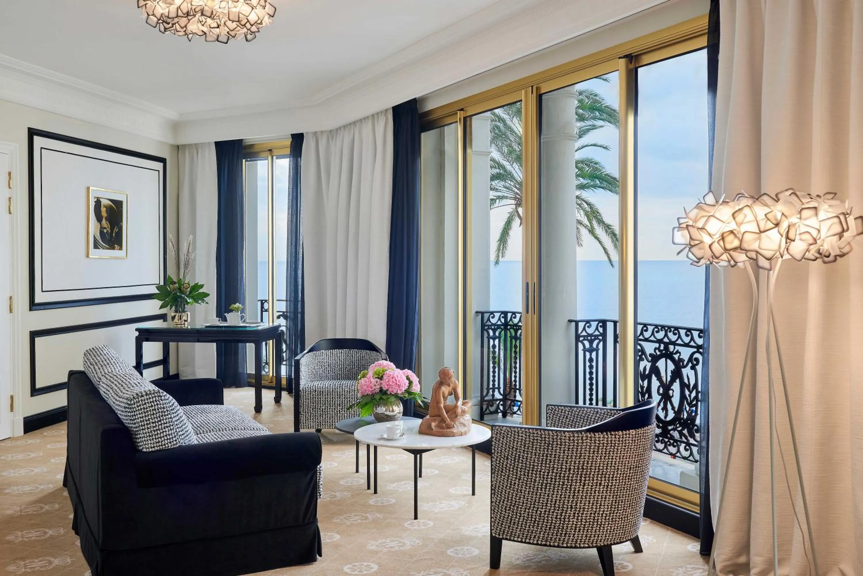 Seating area in Hotel Le Negresco