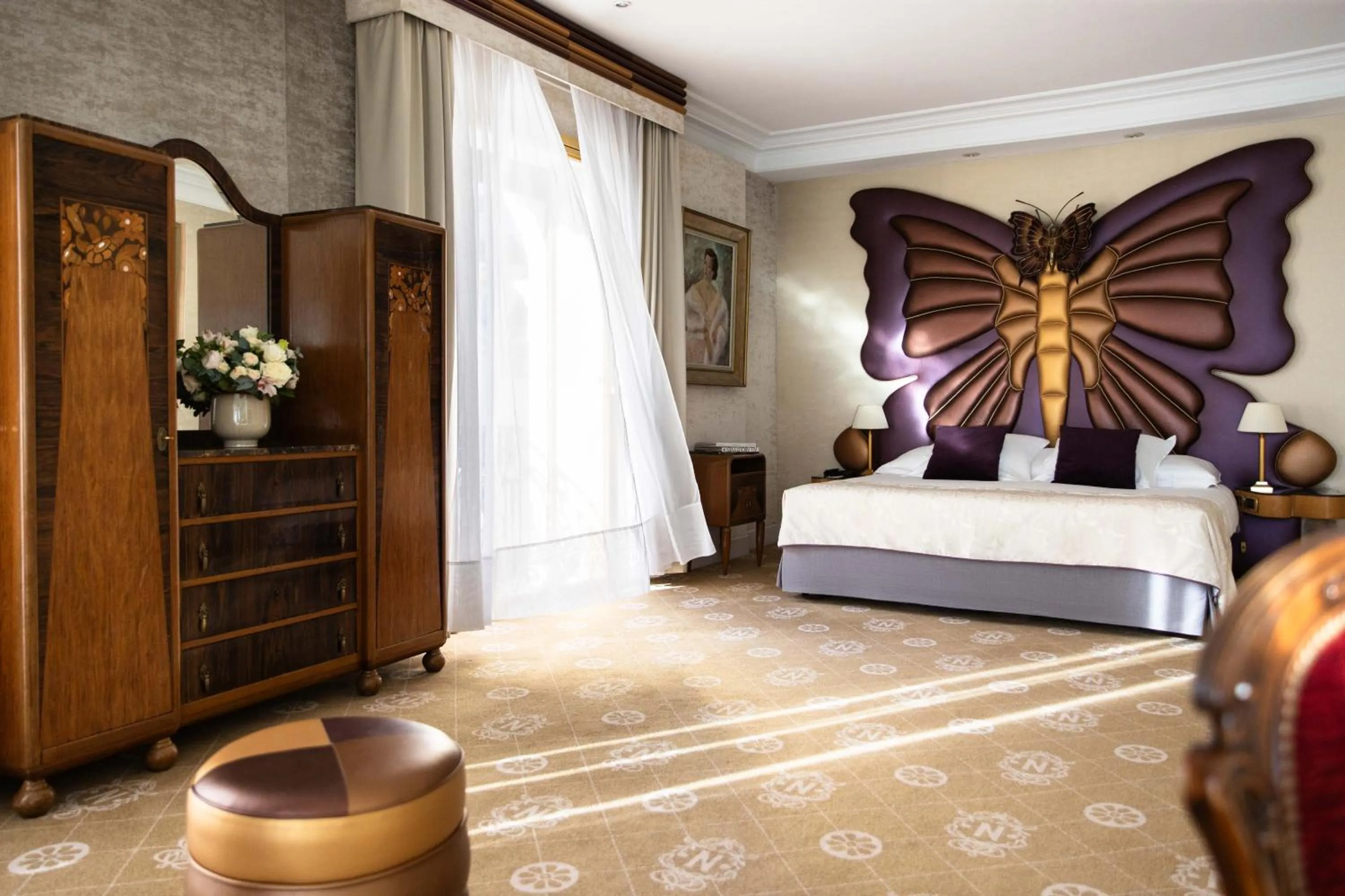 Photo of the whole room, Bed in Hotel Le Negresco