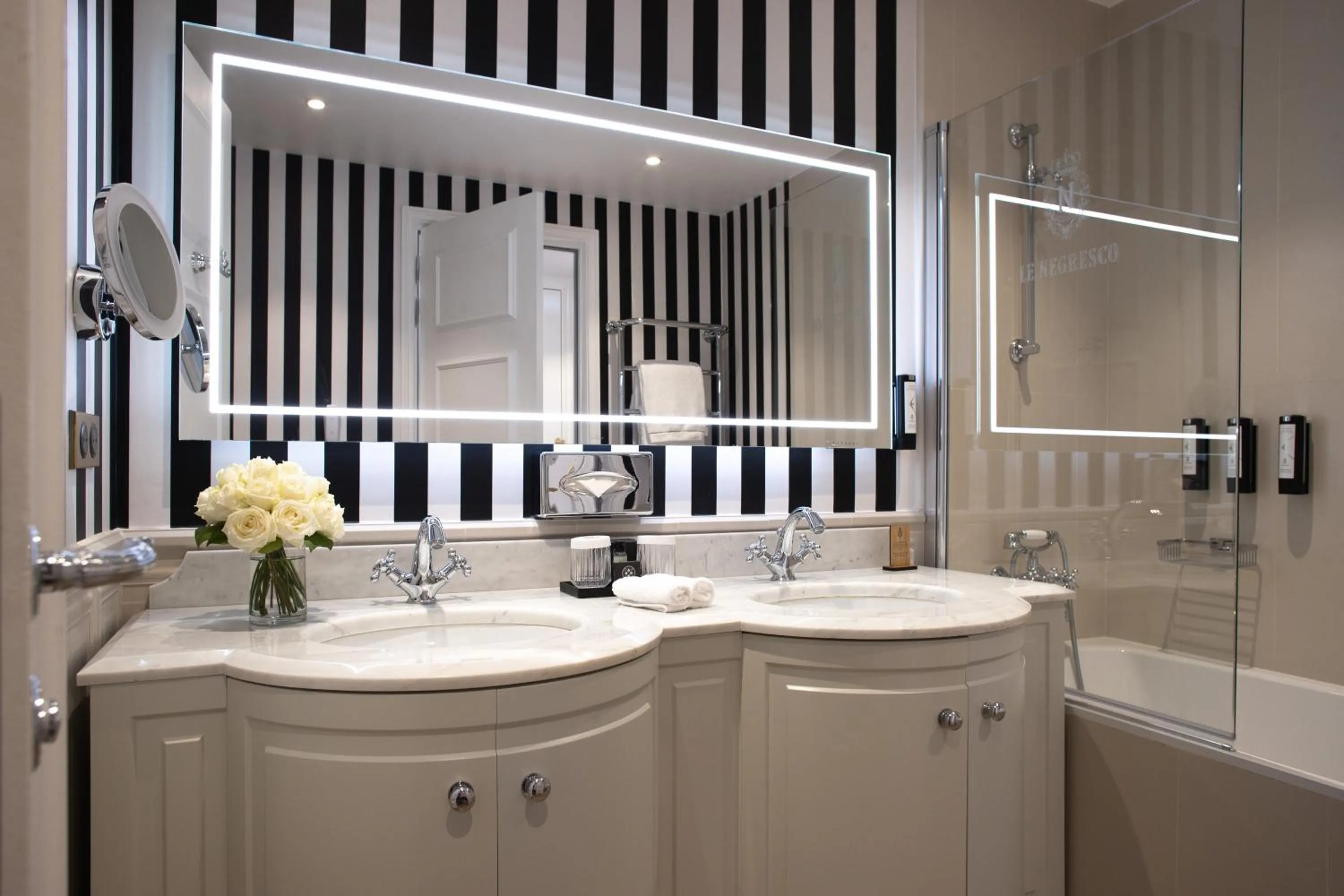 Bathroom in Hotel Le Negresco