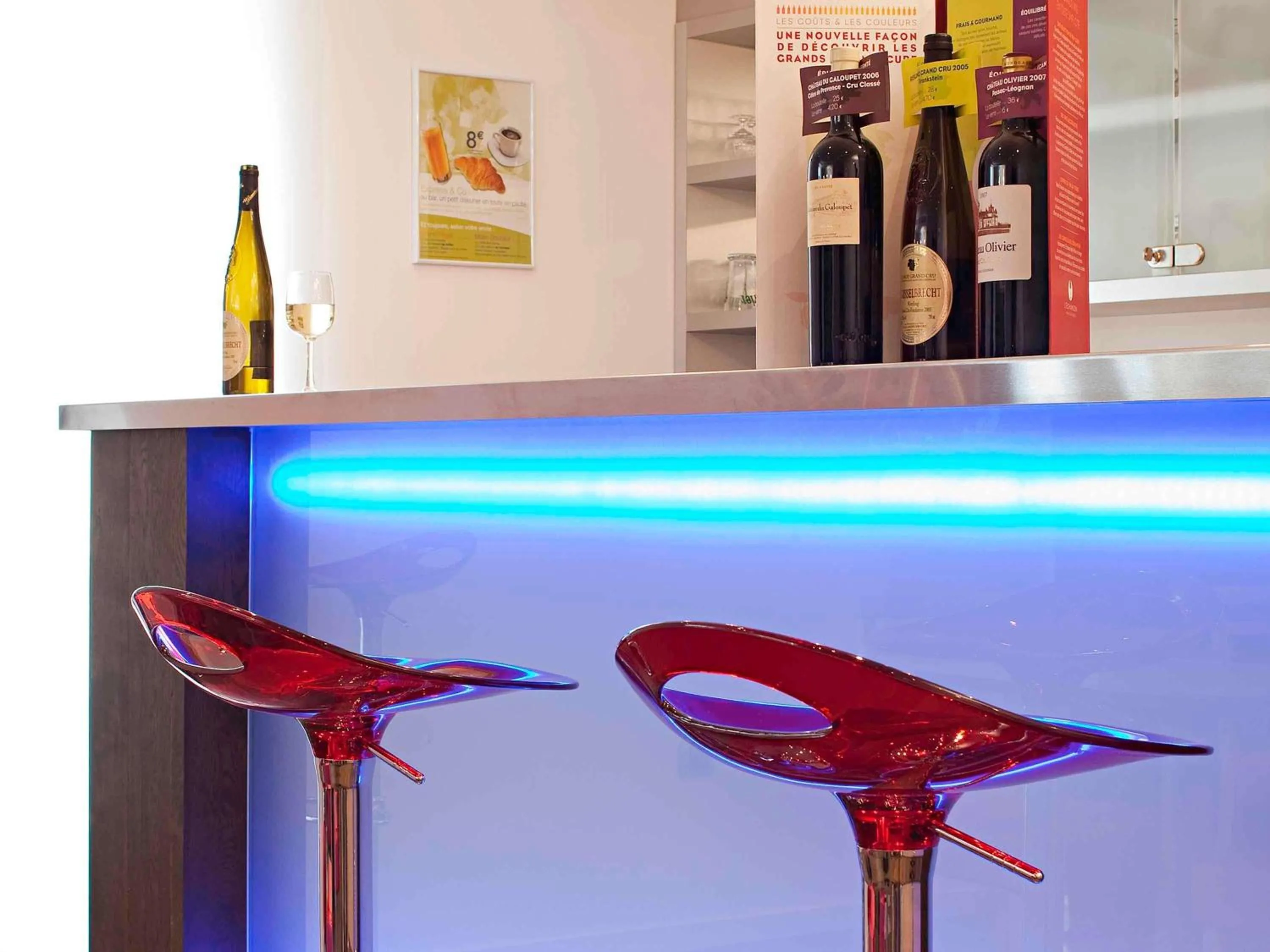 Lounge or bar in Hôtel Mercure Vittel