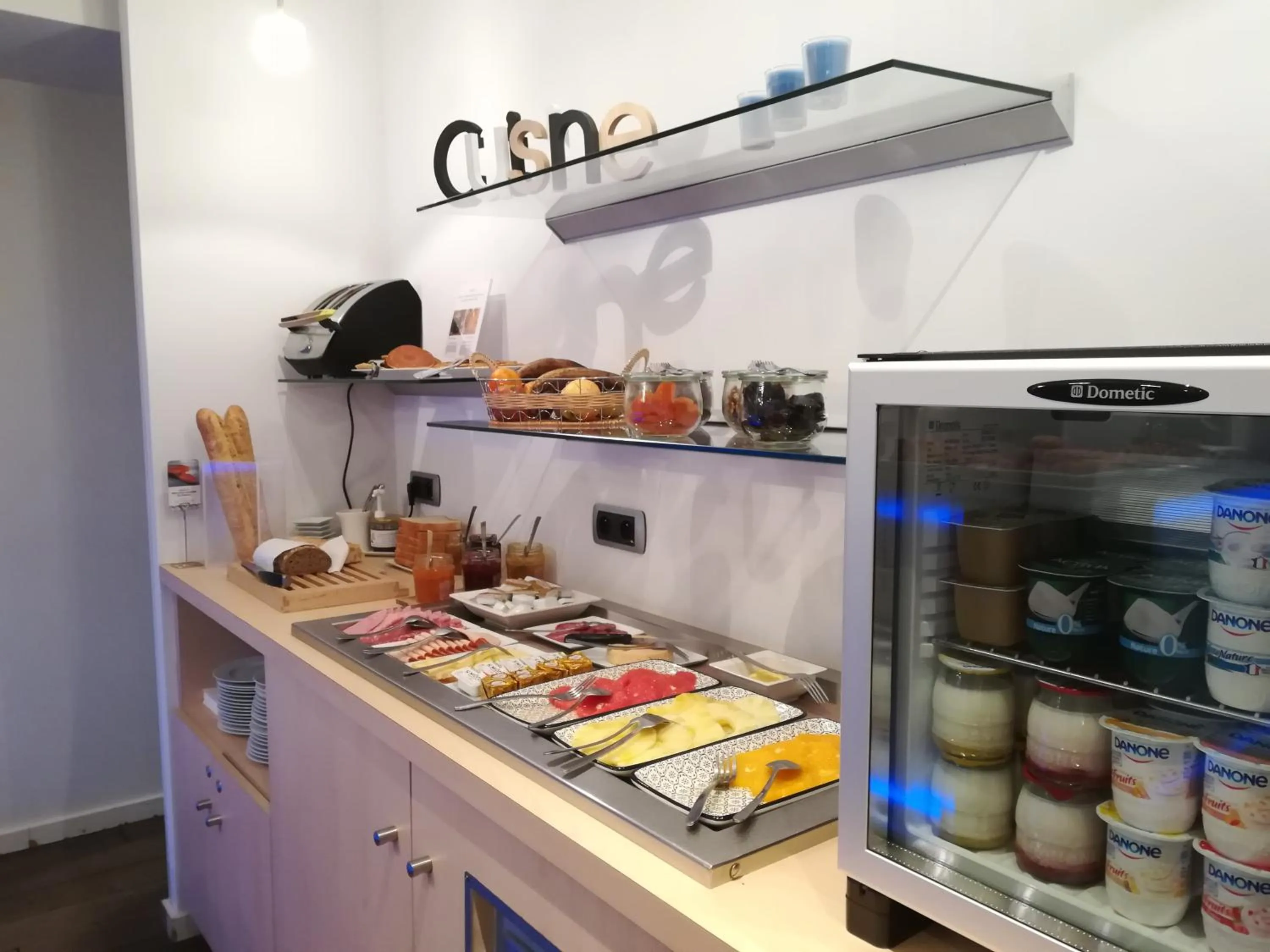 Continental breakfast in Hôtel Mercure Vittel