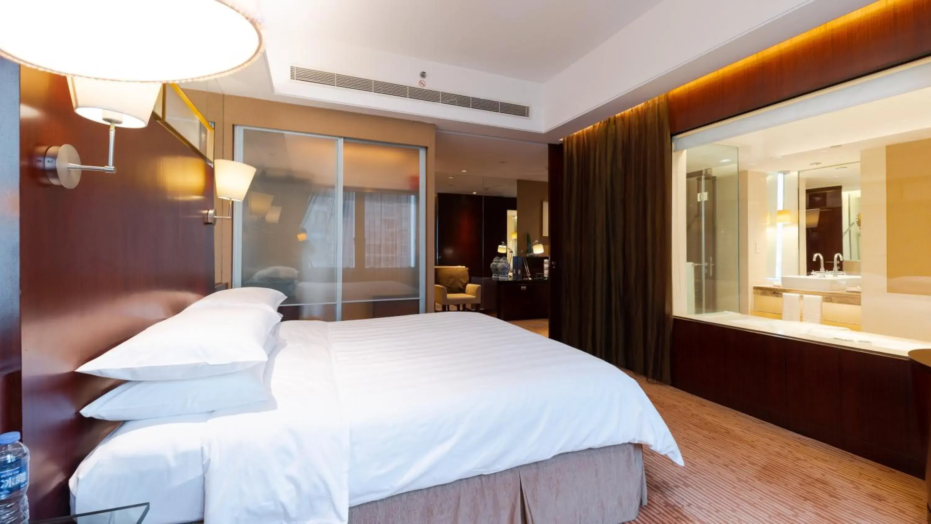 Studio Suite Room in Pan Pacific Xiamen(Near the Ferry to Gulang Island and Metro Station) Studio Suite Room in Pan Pacific Xiamen(Near the Ferry to Gulang Island and Metro Station)