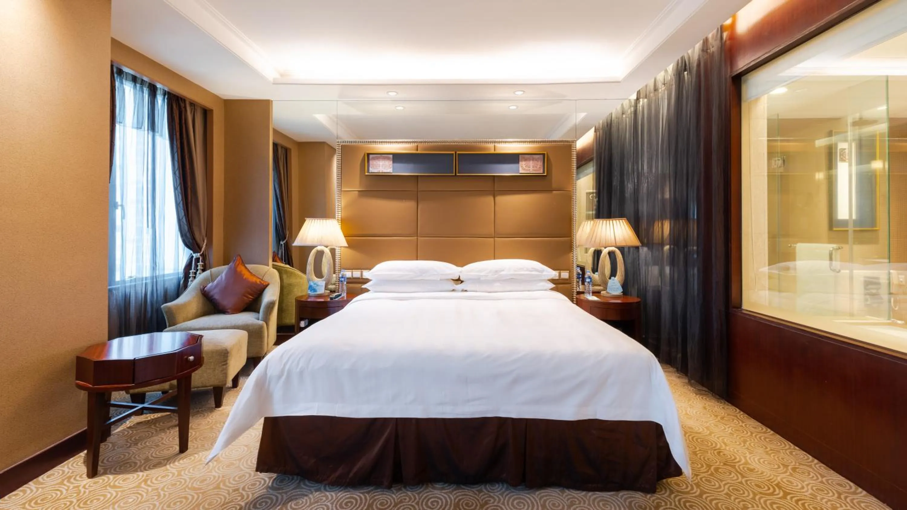 Photo of the whole room, Bed in Pan Pacific Xiamen