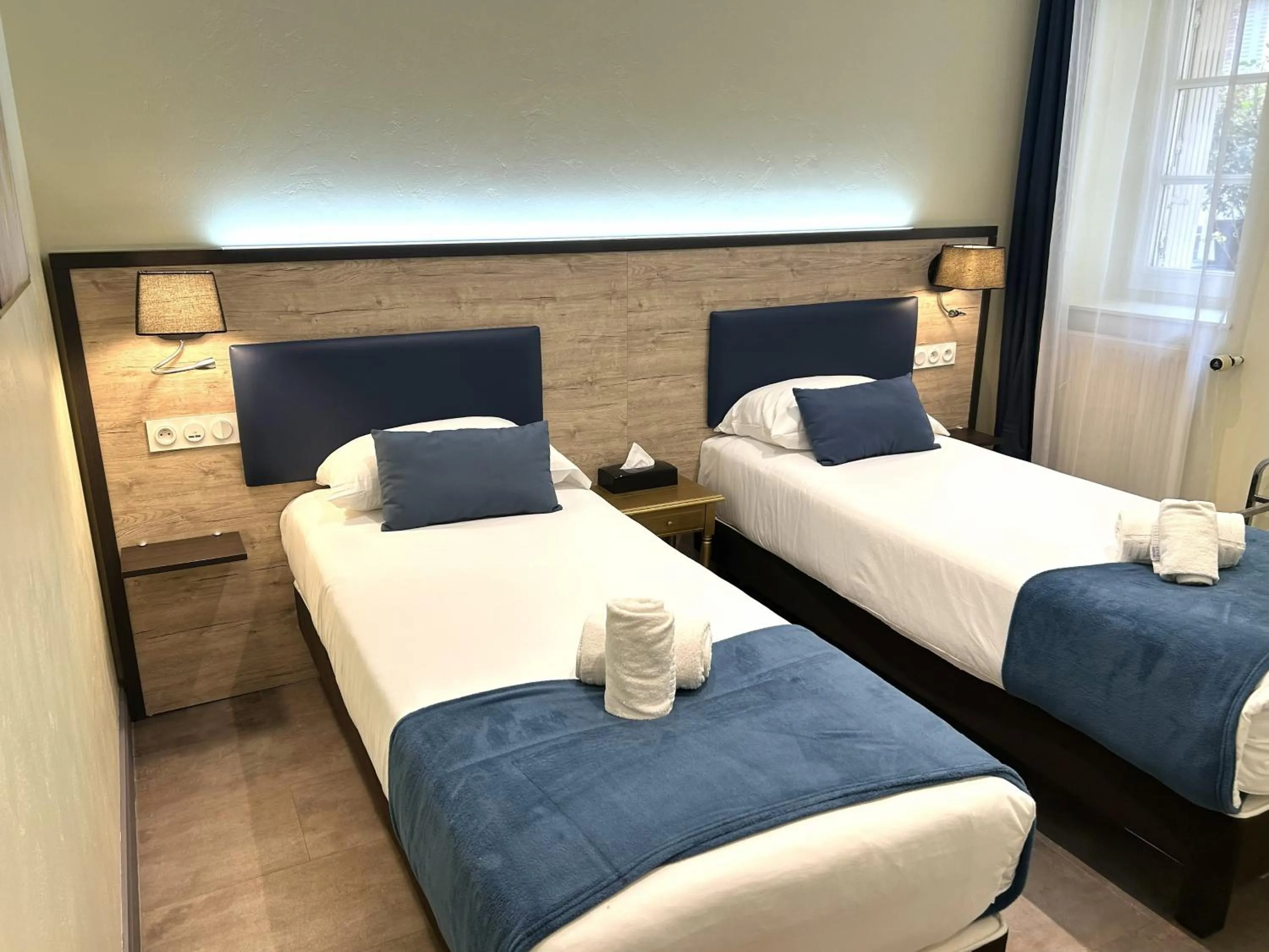 Bed in Hôtel Saint Albert