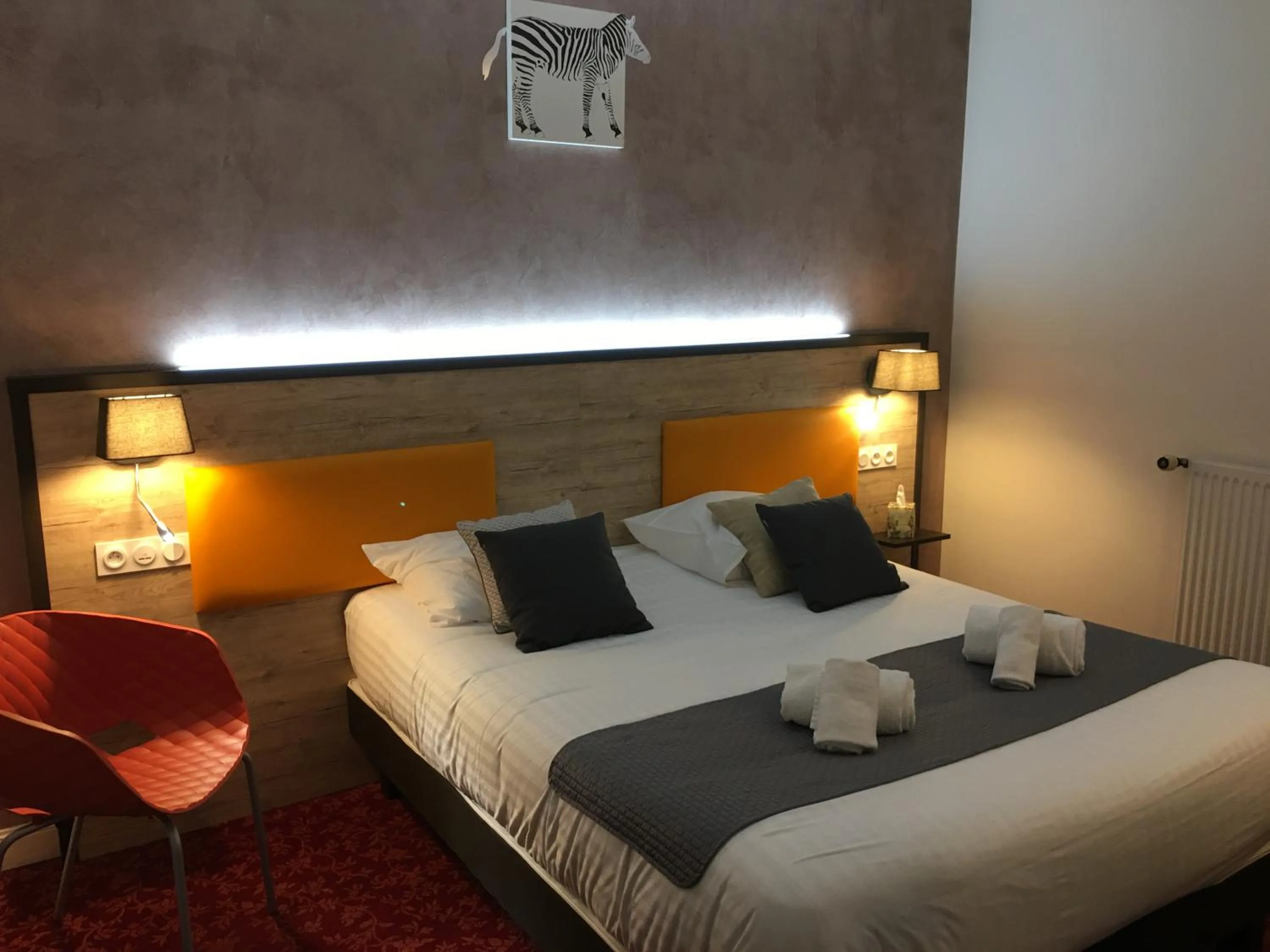 Photo of the whole room, Bed in Hôtel Saint Albert