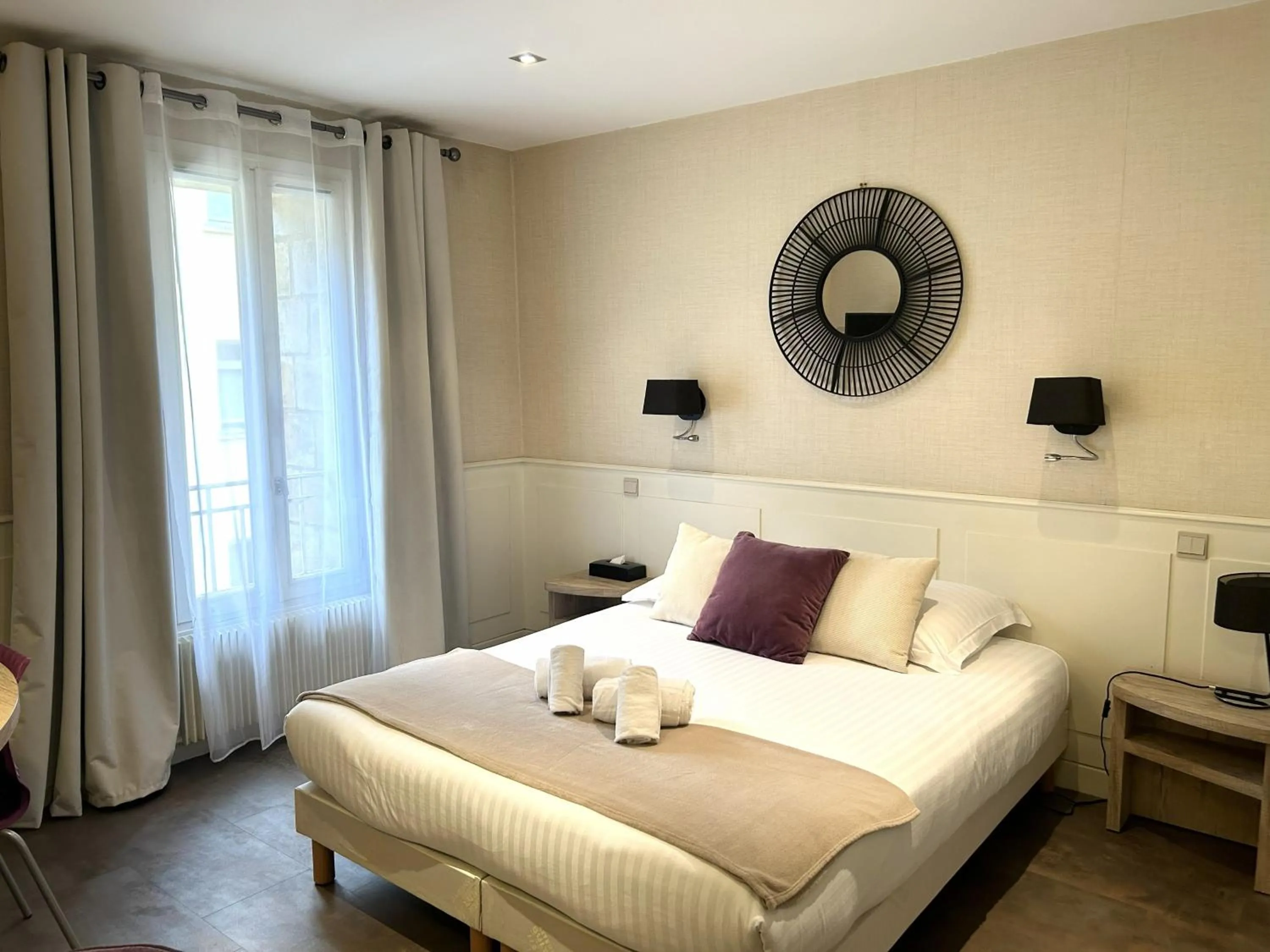 Bed in Hôtel Saint Albert