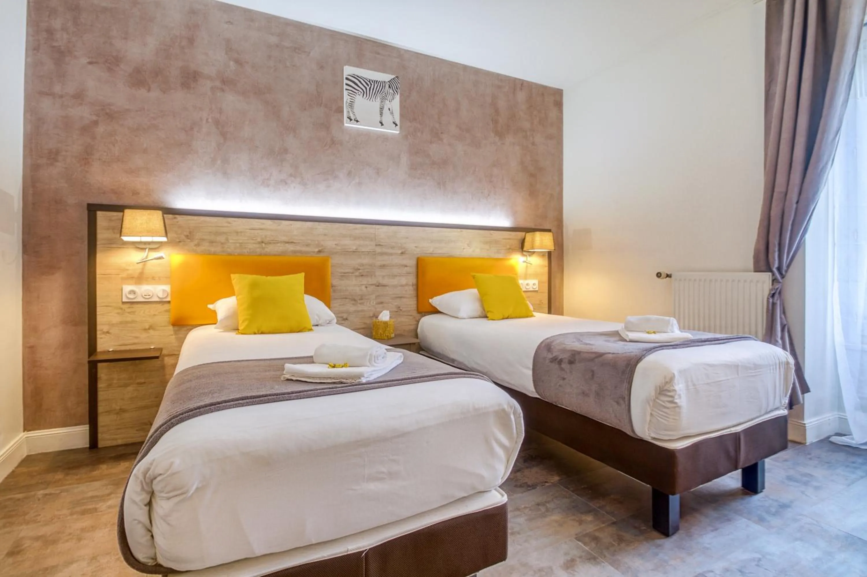 Photo of the whole room, Bed in Hôtel Saint Albert