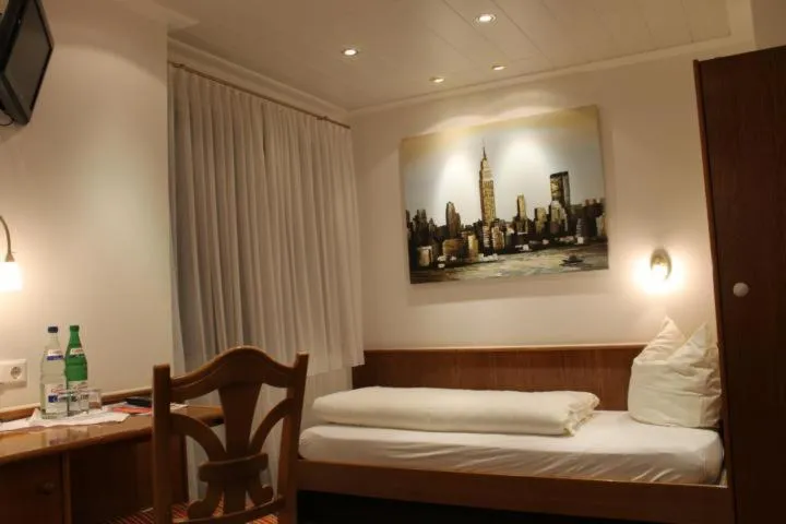 Bed in Hotel Garni Krone