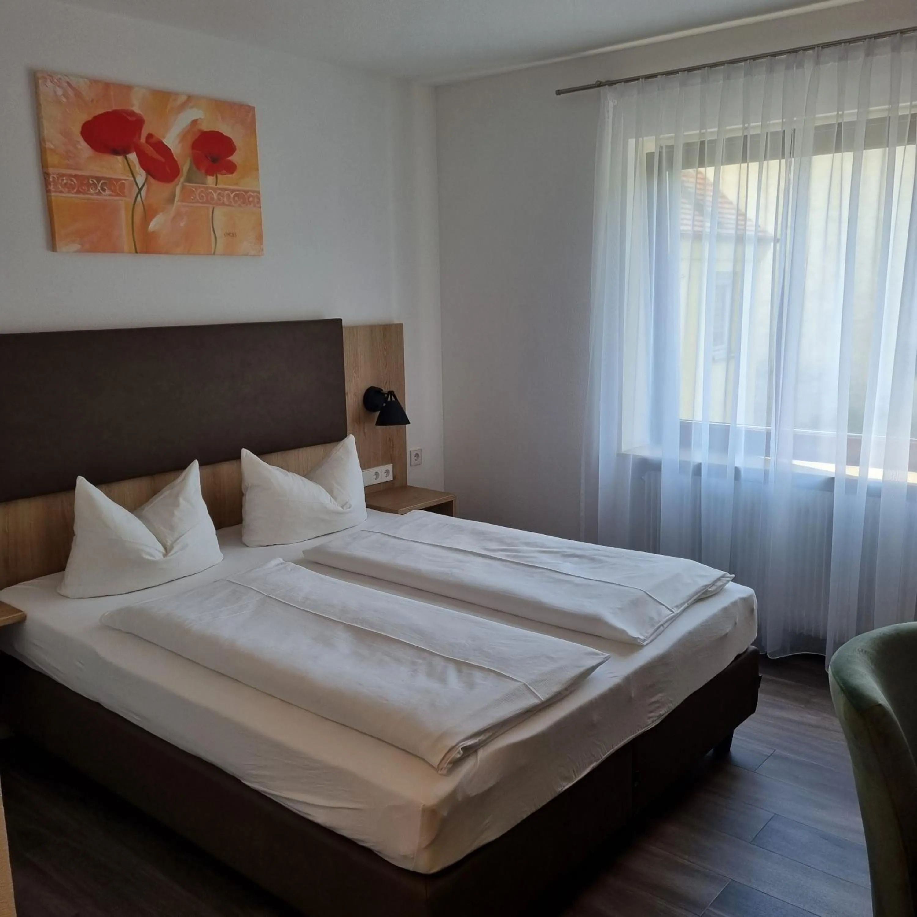 Bedroom, Bed in Hotel Garni Krone