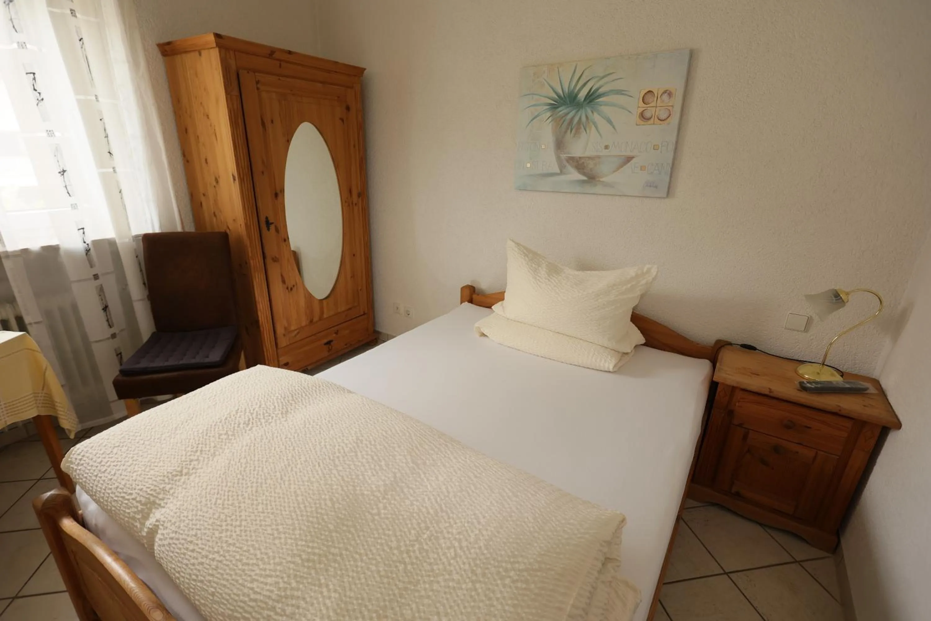 Photo of the whole room, Bed in Hotel Linde