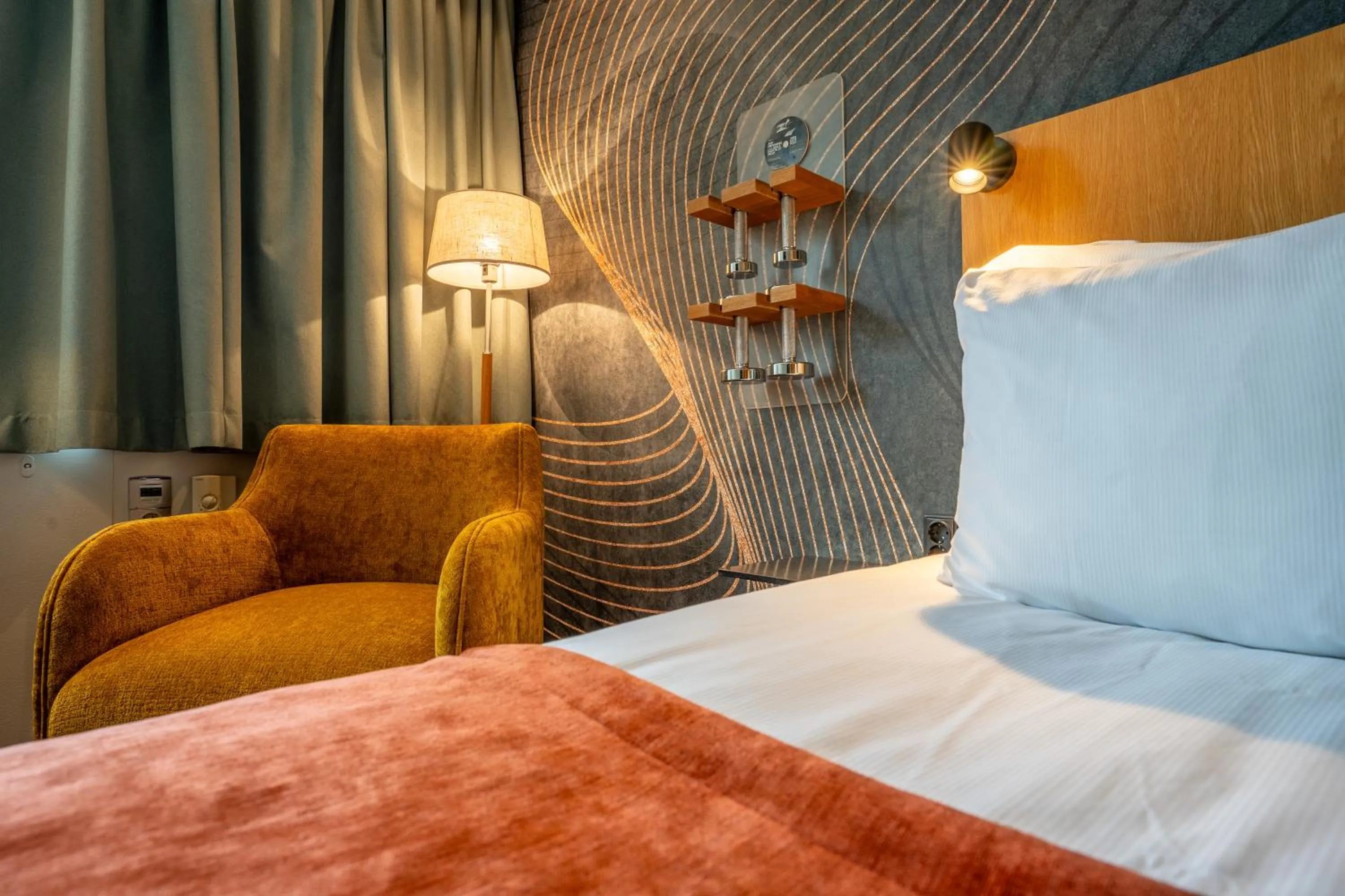 Seating area, Bed in ProfilHotels Aveny