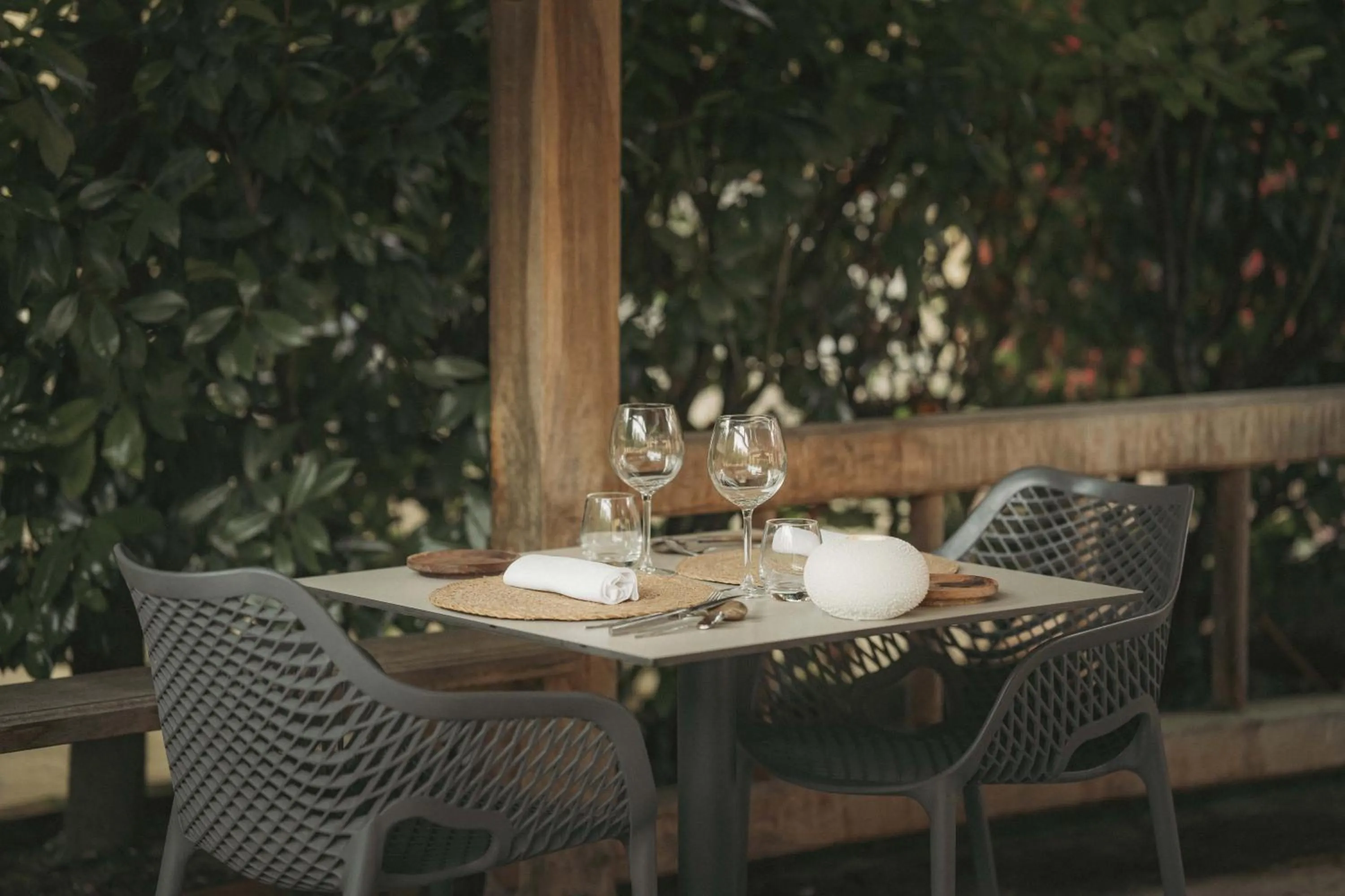 Patio in Logis Hotel La Diligence