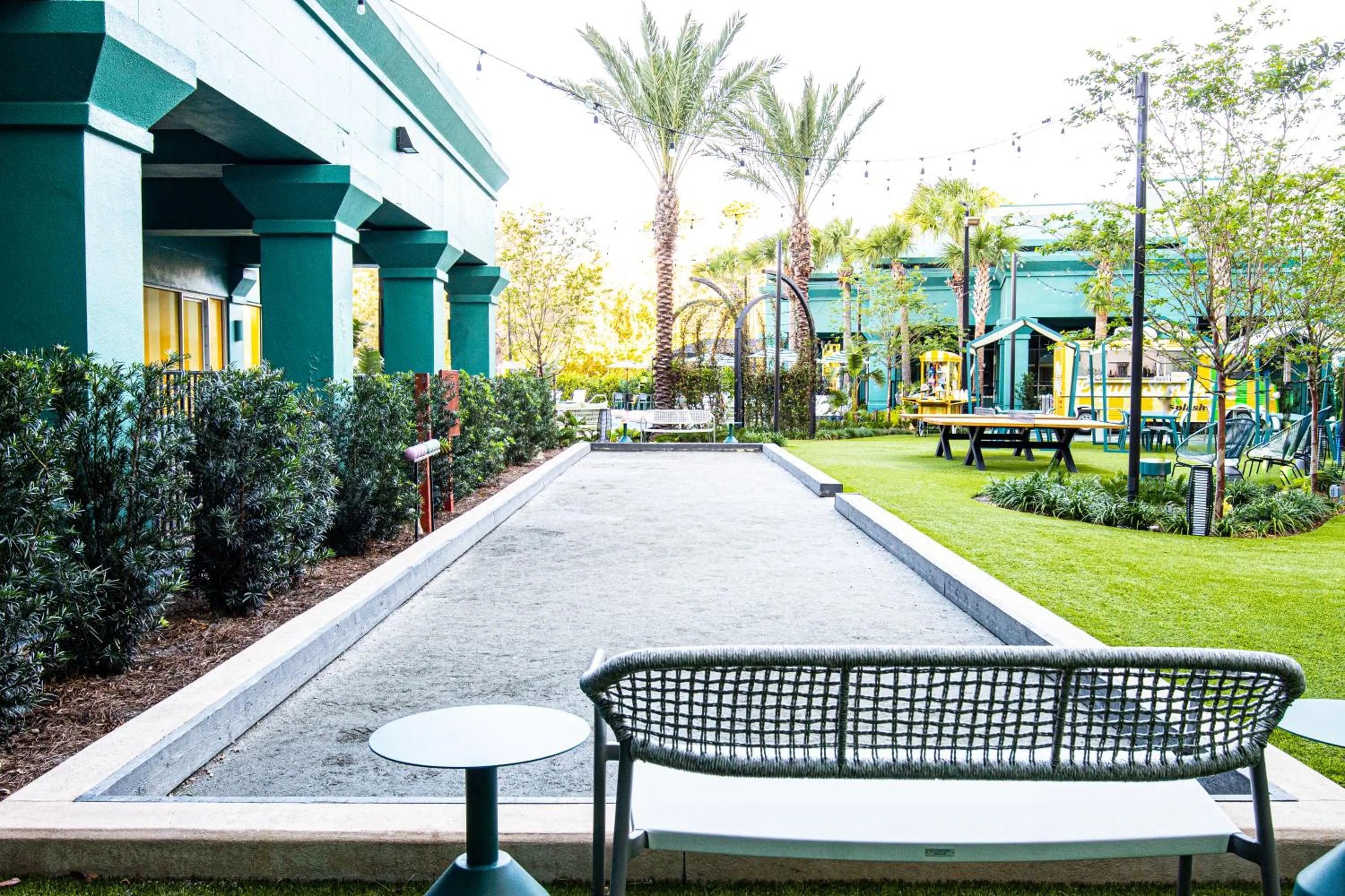 Inner courtyard view in Hotel Landy Orlando Universal Blvd, a Tribute Portfolio Hotel