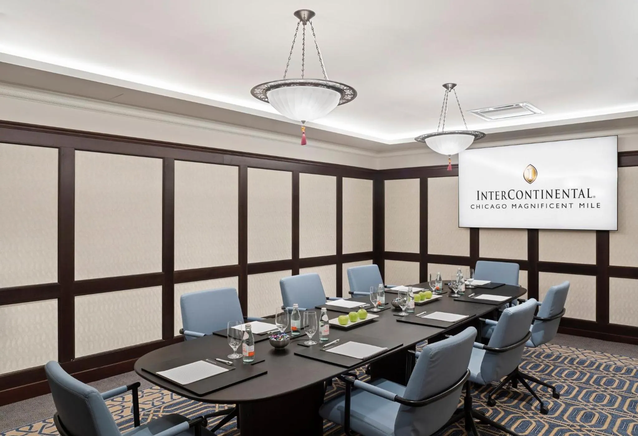 Meeting/conference room in InterContinental Chicago Magnificent Mile by IHG