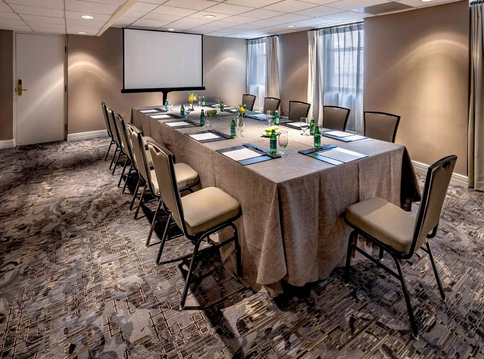 Meeting/conference room in InterContinental Chicago Magnificent Mile by IHG