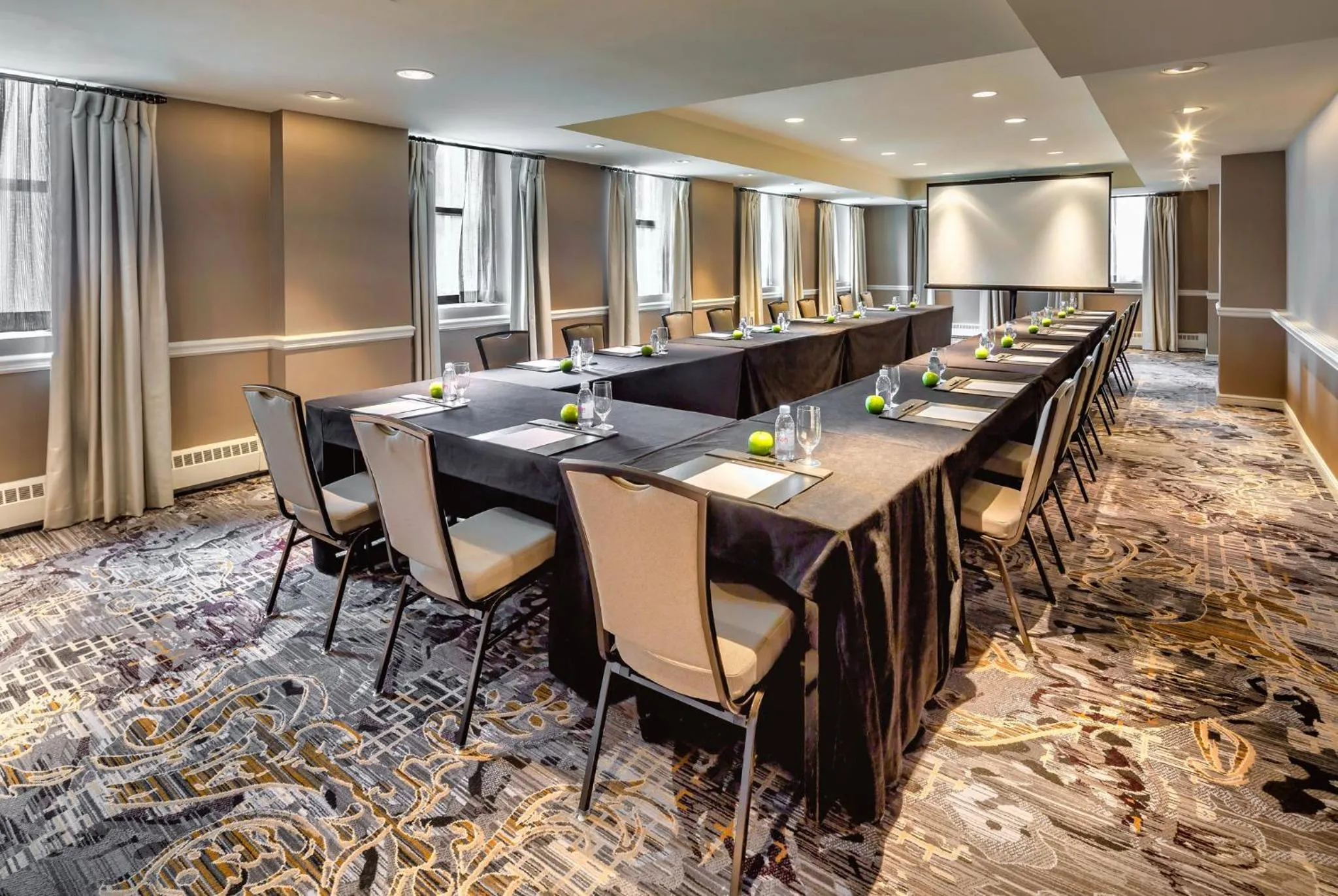 Meeting/conference room in InterContinental Chicago Magnificent Mile by IHG