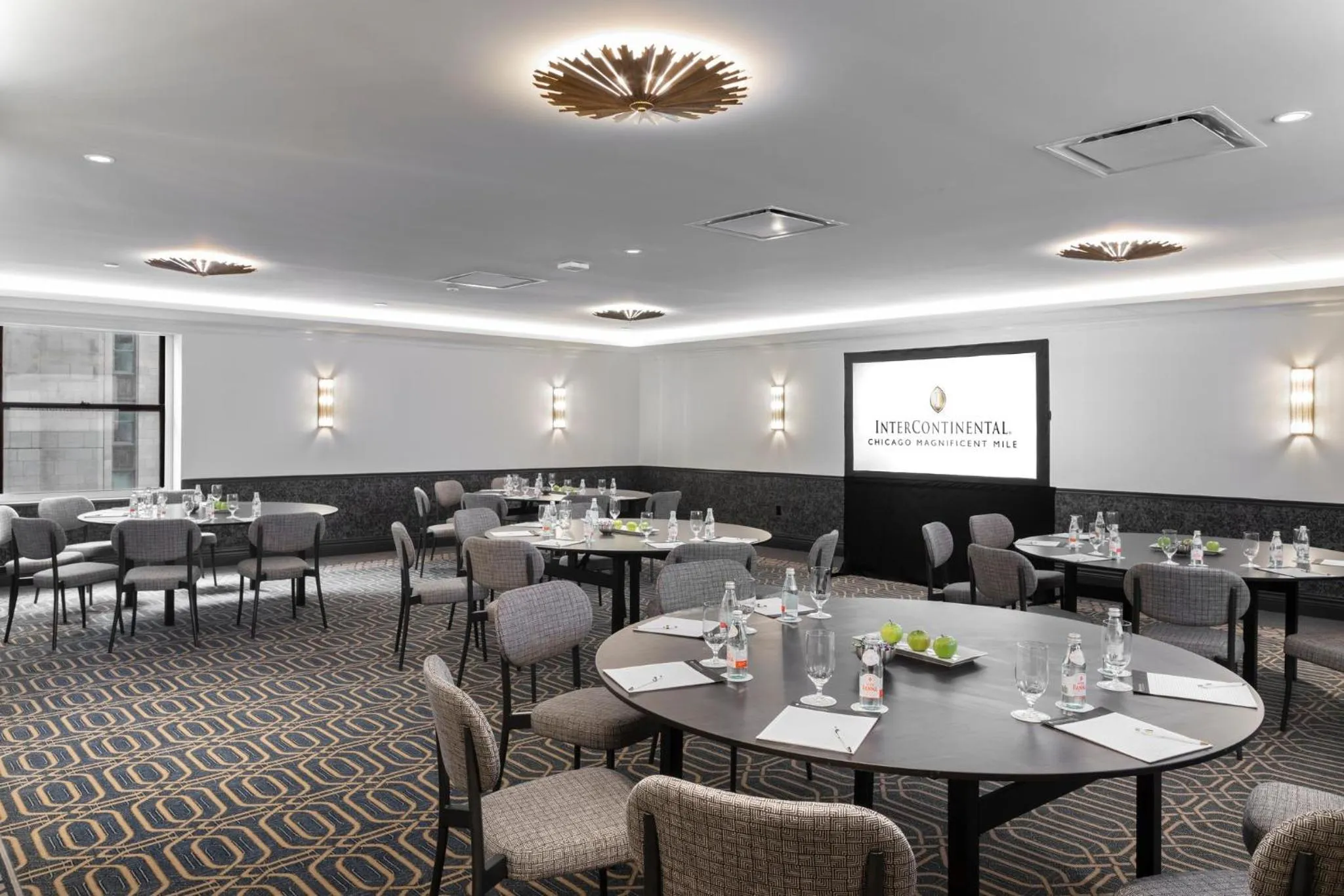 Meeting/conference room in InterContinental Chicago Magnificent Mile by IHG