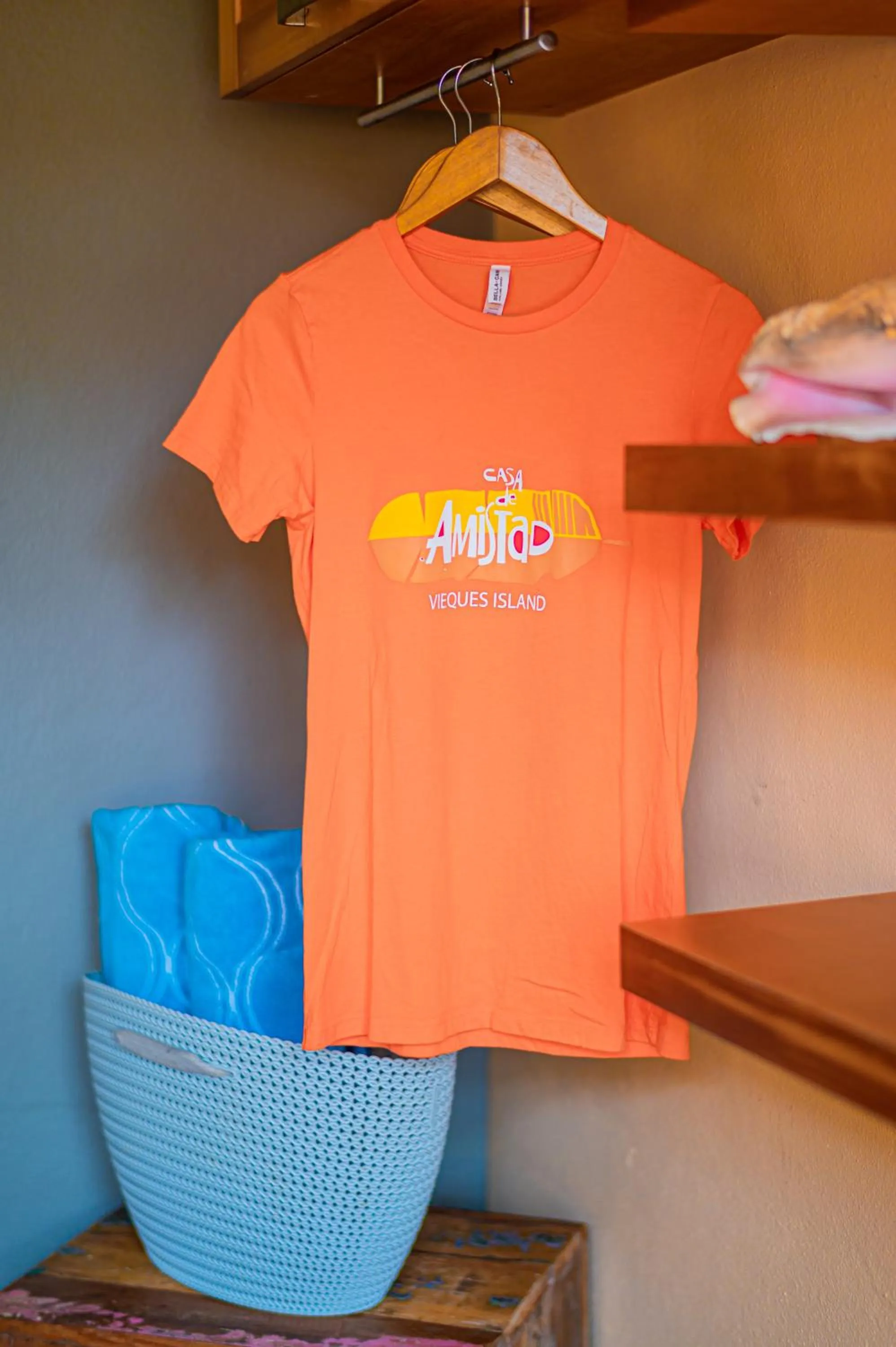 wardrobe in Casa de Amistad Guesthouse