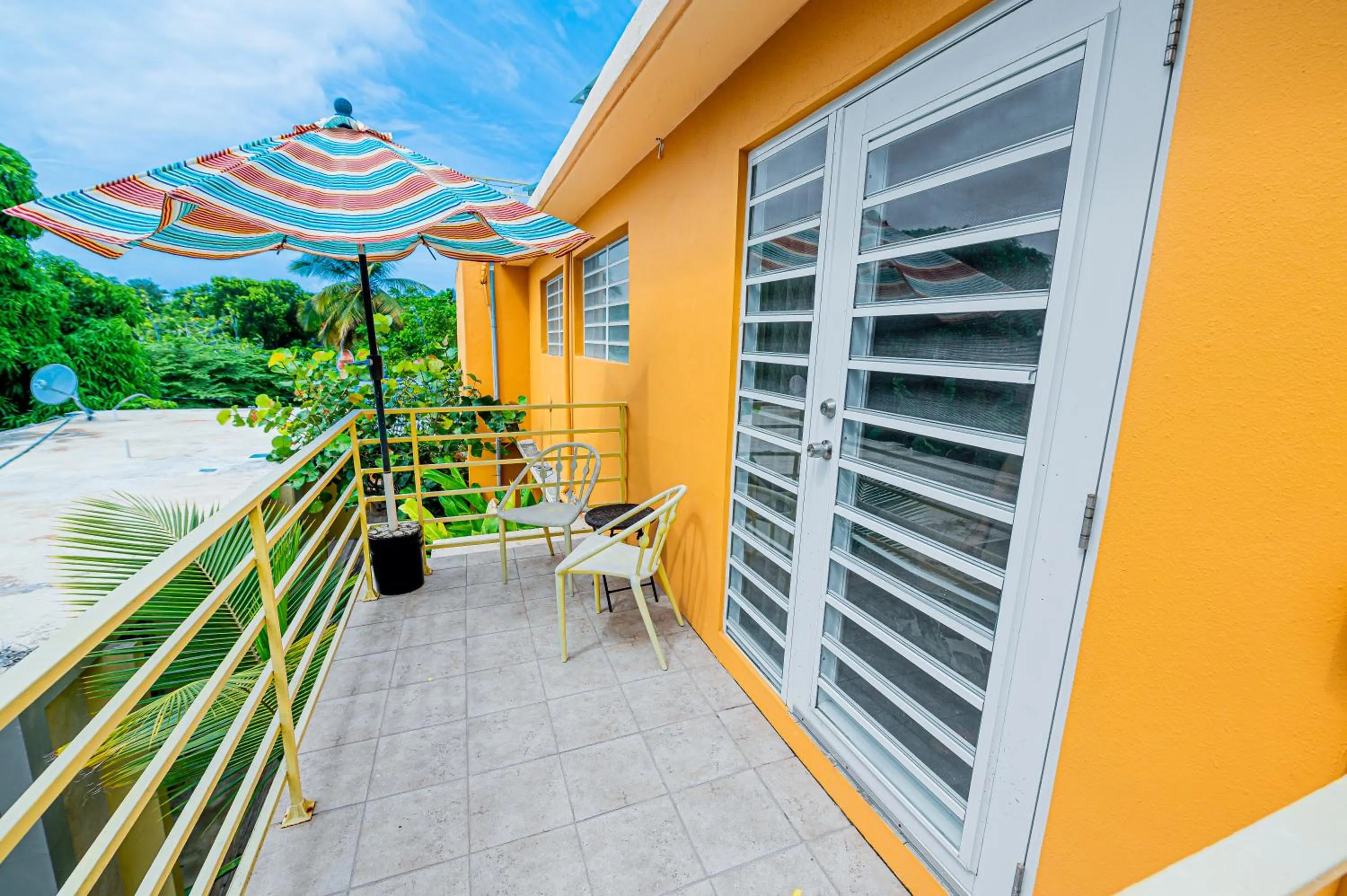Balcony/Terrace in Casa de Amistad Guesthouse