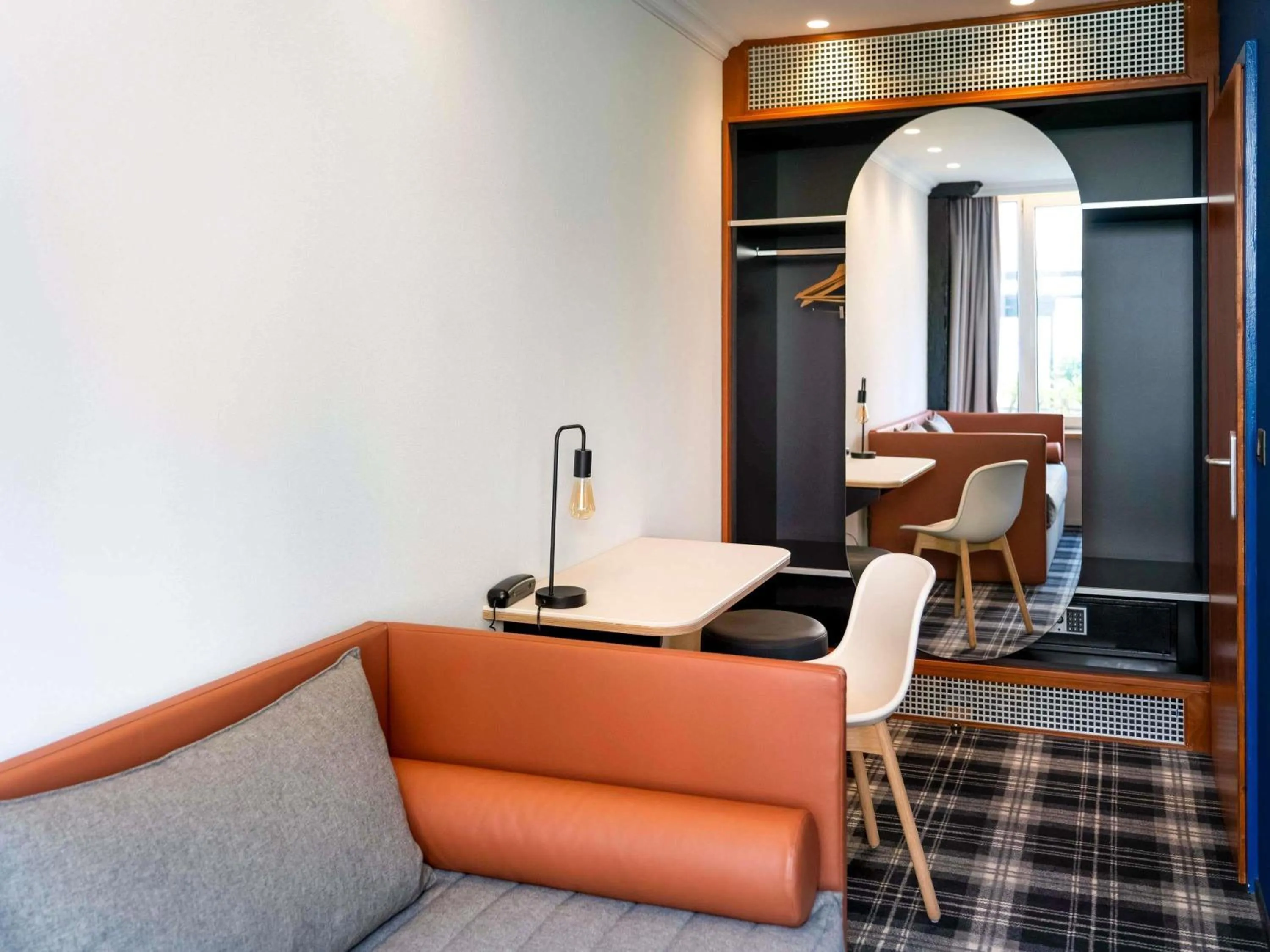 Bedroom in Ibis Styles Colmar Centre