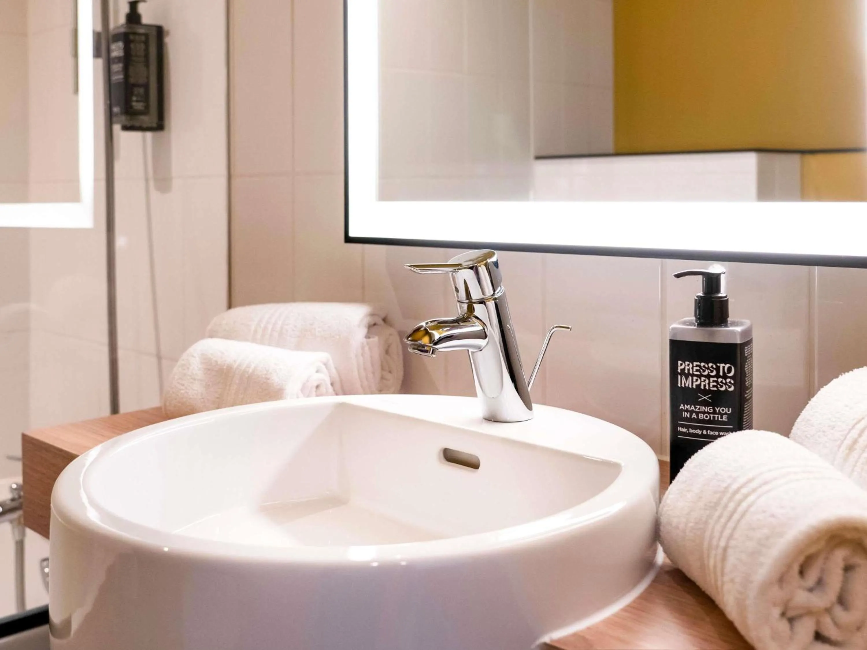 Bedroom in Ibis Styles Colmar Centre