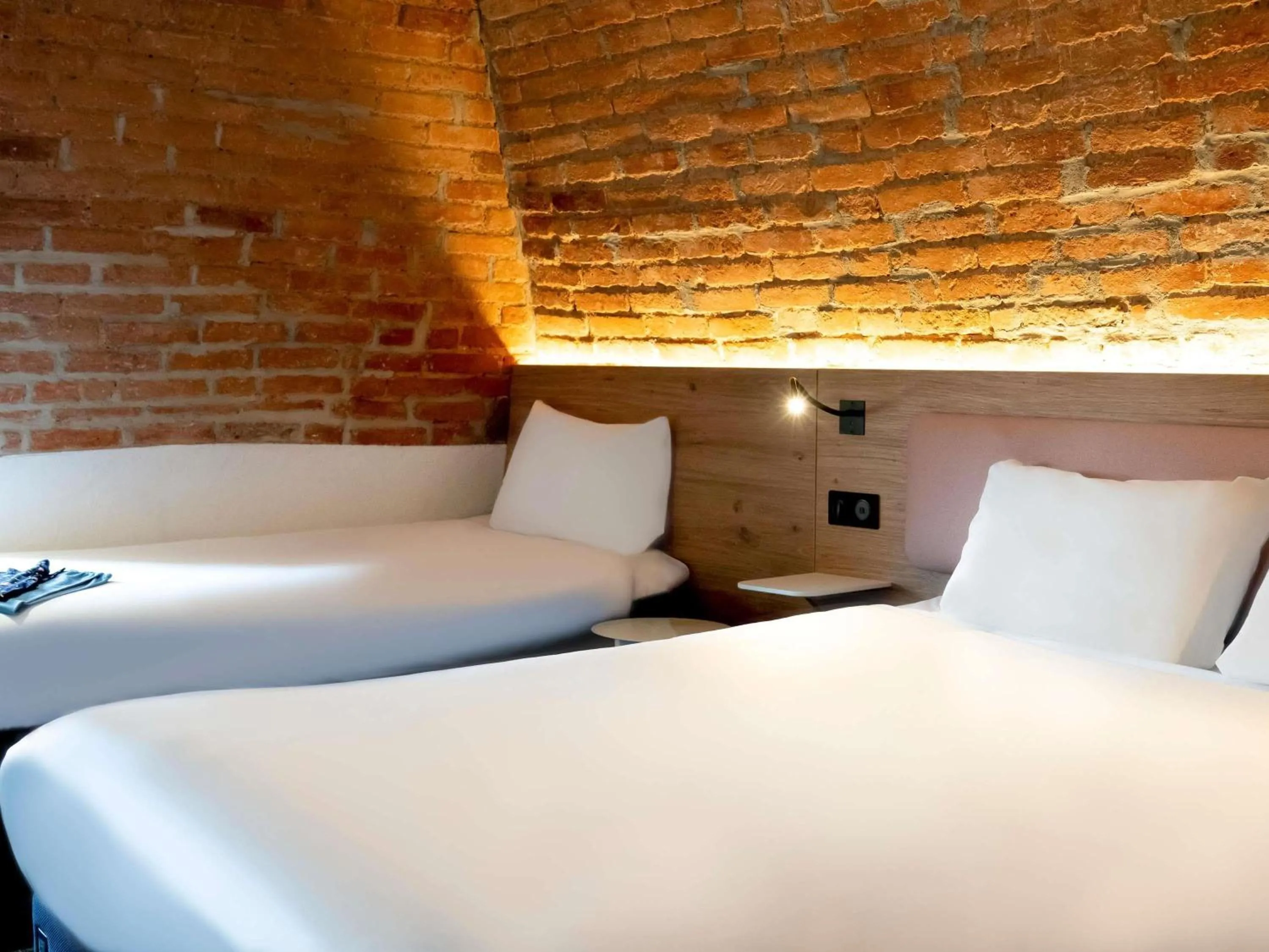 Bedroom, Bed in Ibis Styles Colmar Centre