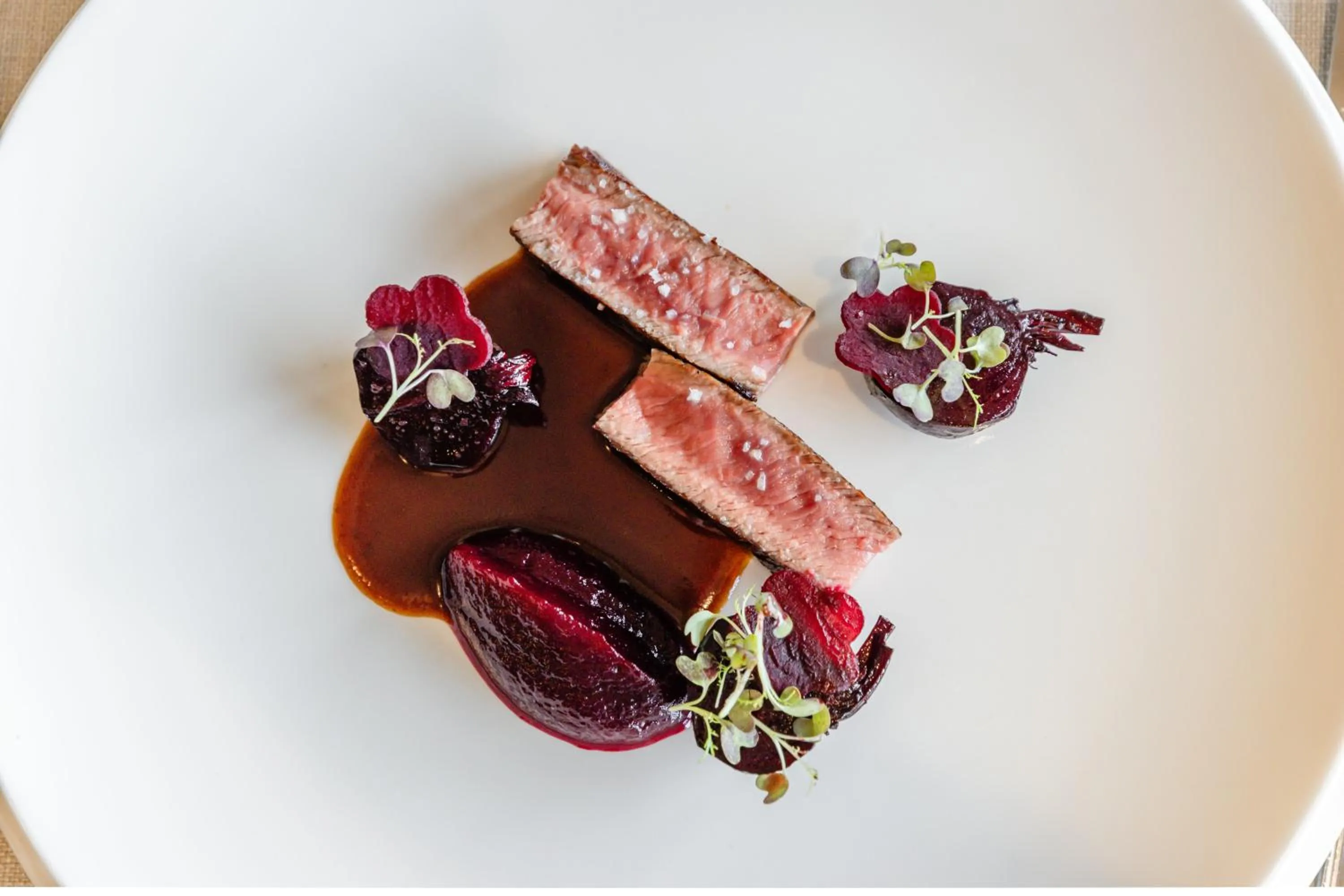 Restaurant/places to eat in Hôtel Alpina & SPA - Restaurant Oxalis