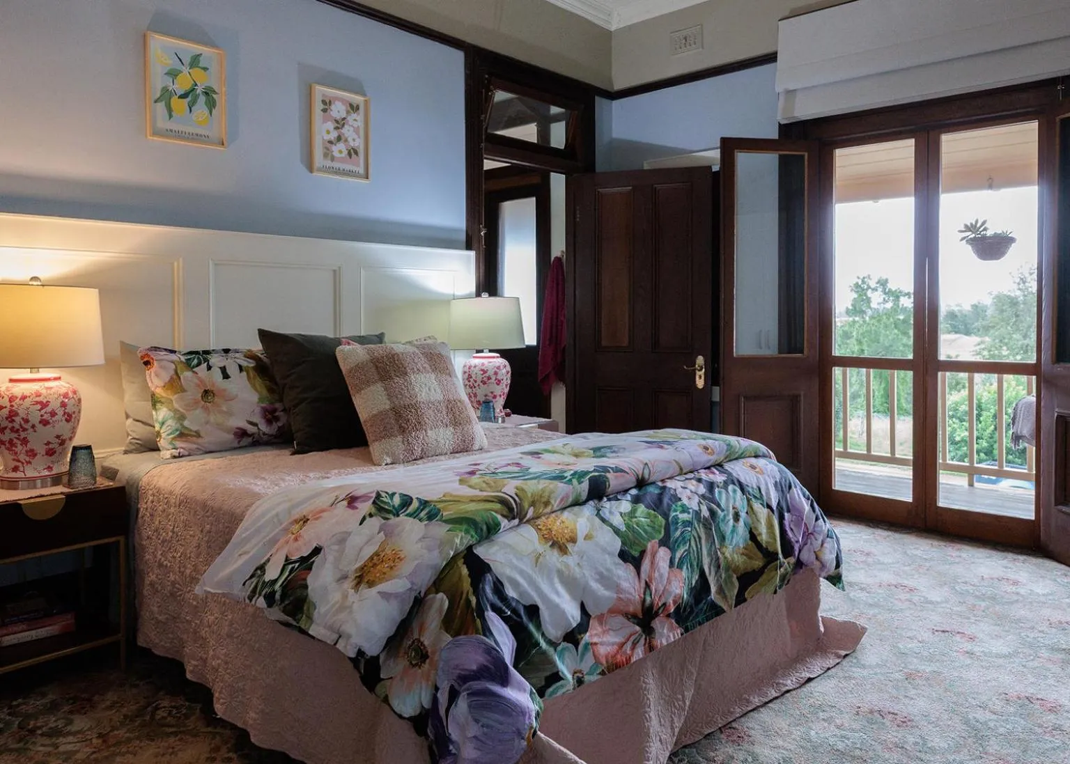 Bedroom, Bed in Kings and Queens Paterson