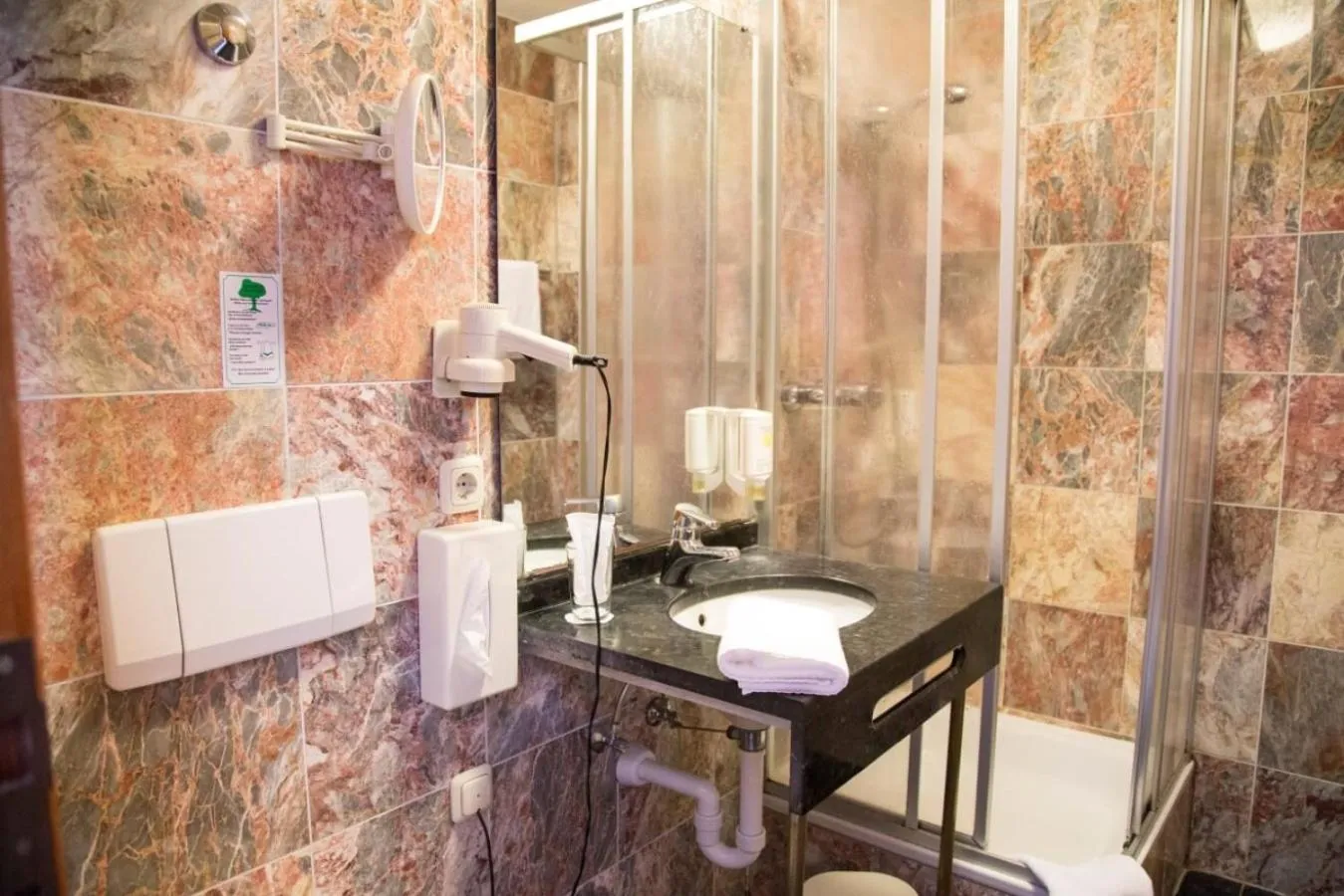 Shower in Parkhotel Altenburg