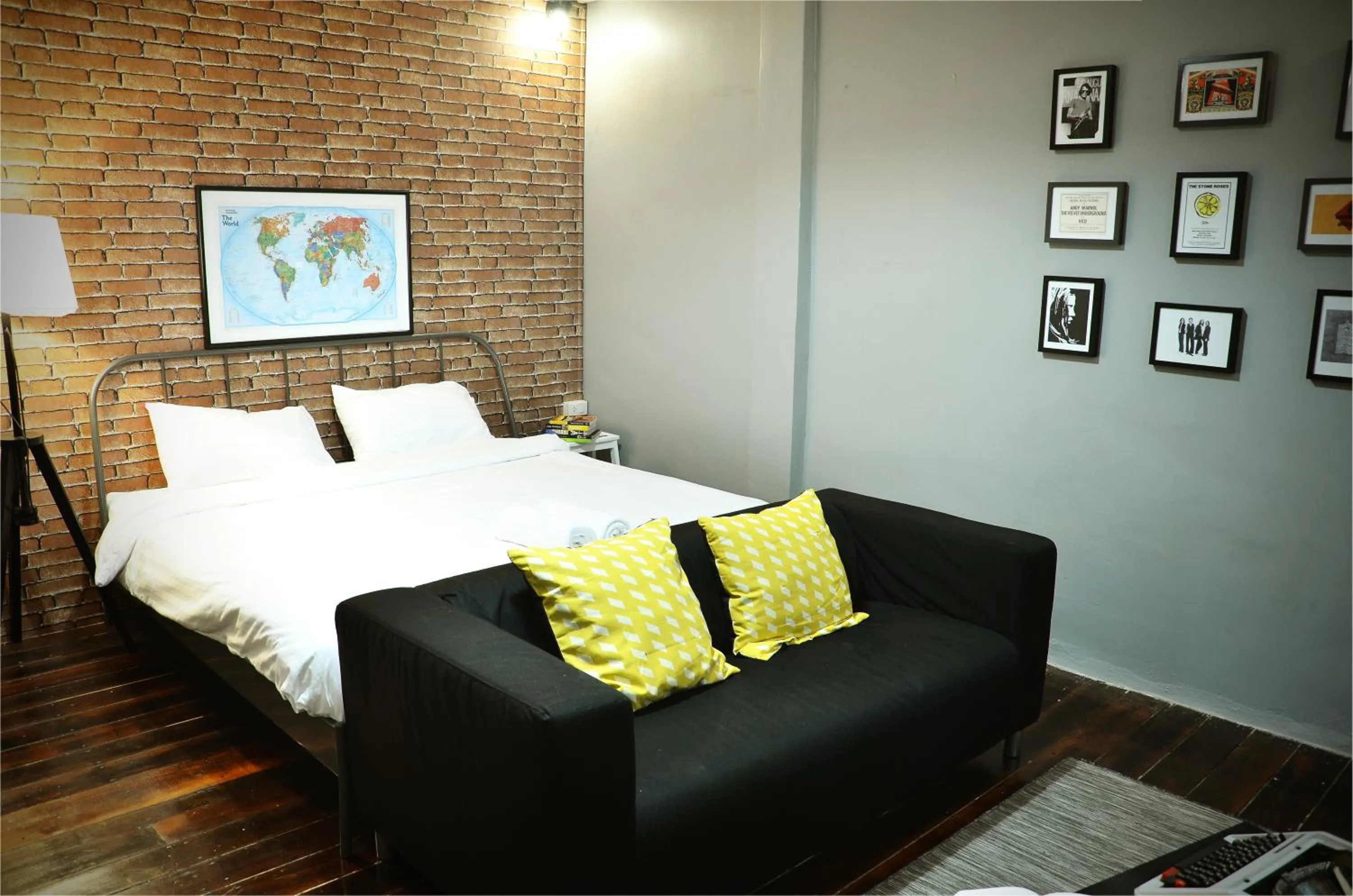 Bed in Goodfellas Thong lo Hostel #No Check-in after 5 pm-Please see check-in policy for details & notify landing time#