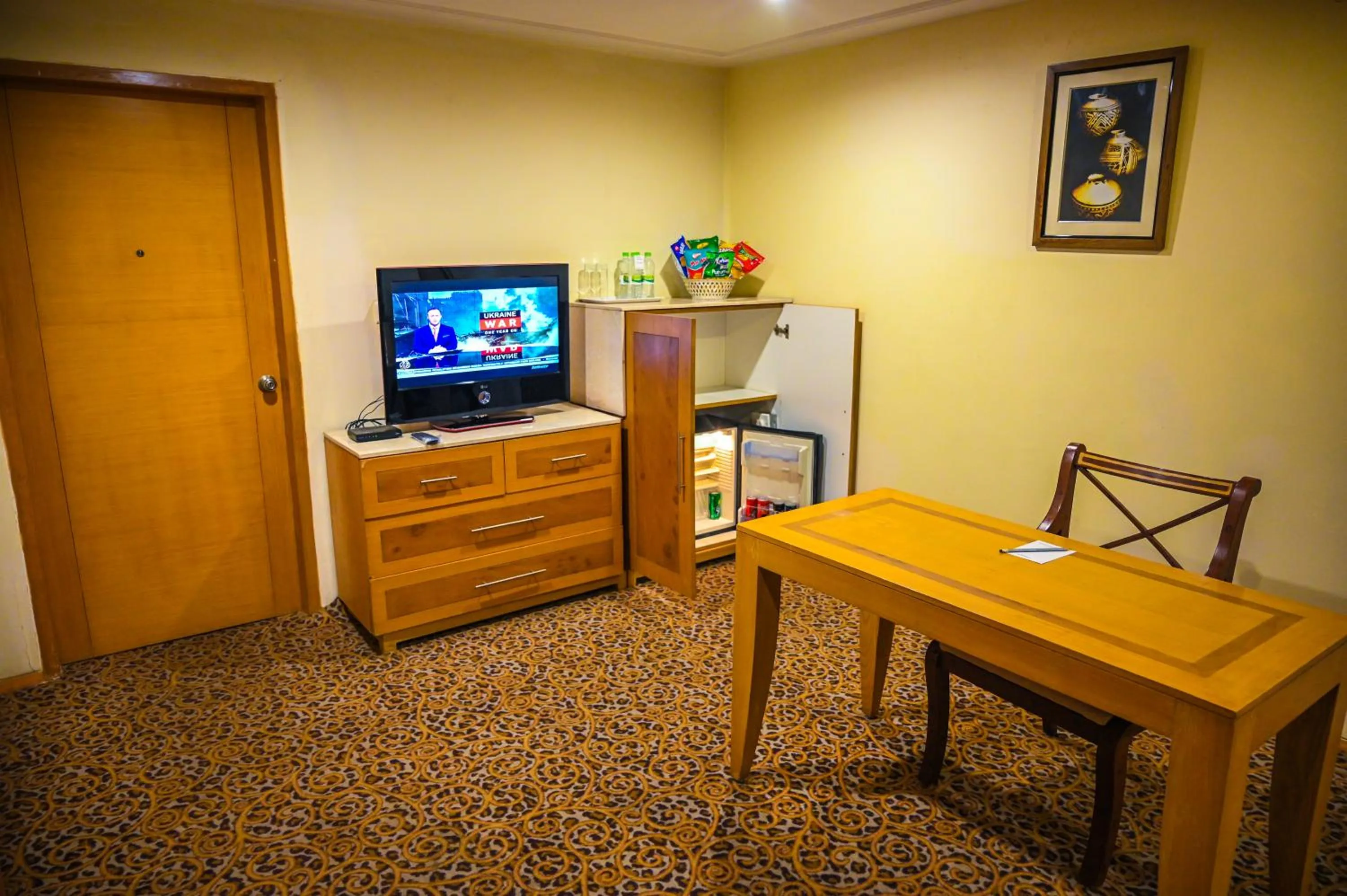 TV and multimedia in Katriya Hotel and Tower