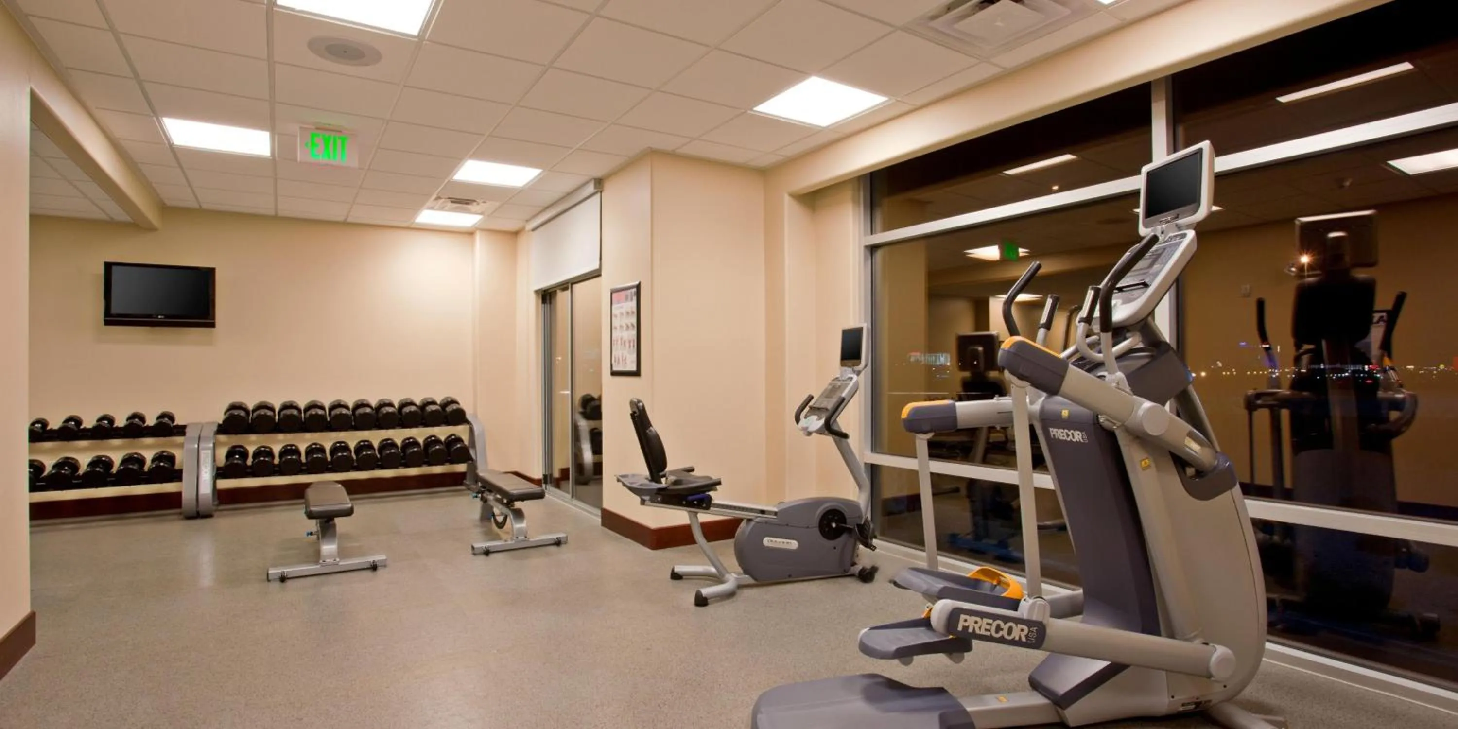 Fitness centre/facilities in Katriya Hotel and Tower