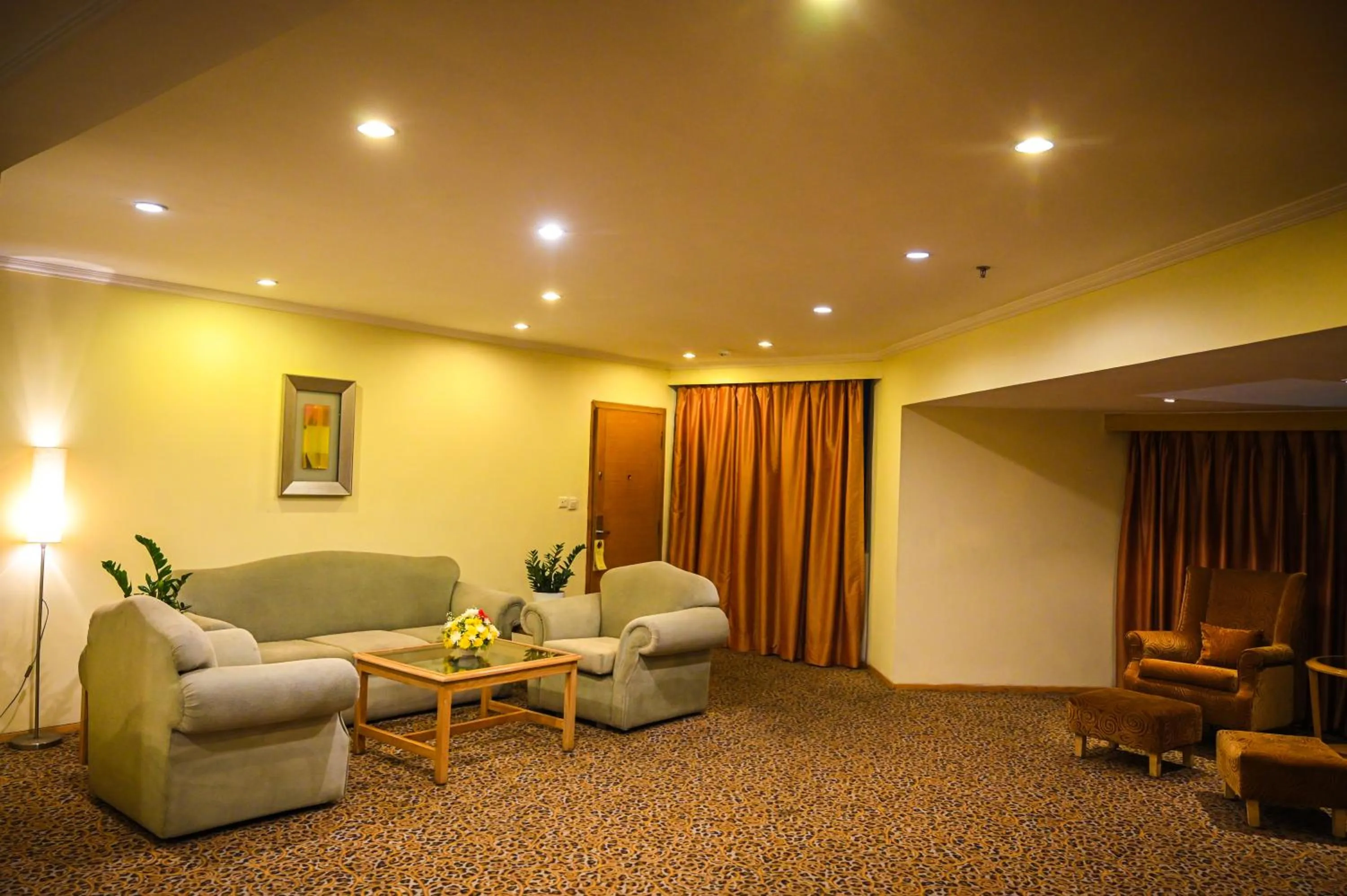 Living room in Katriya Hotel and Tower