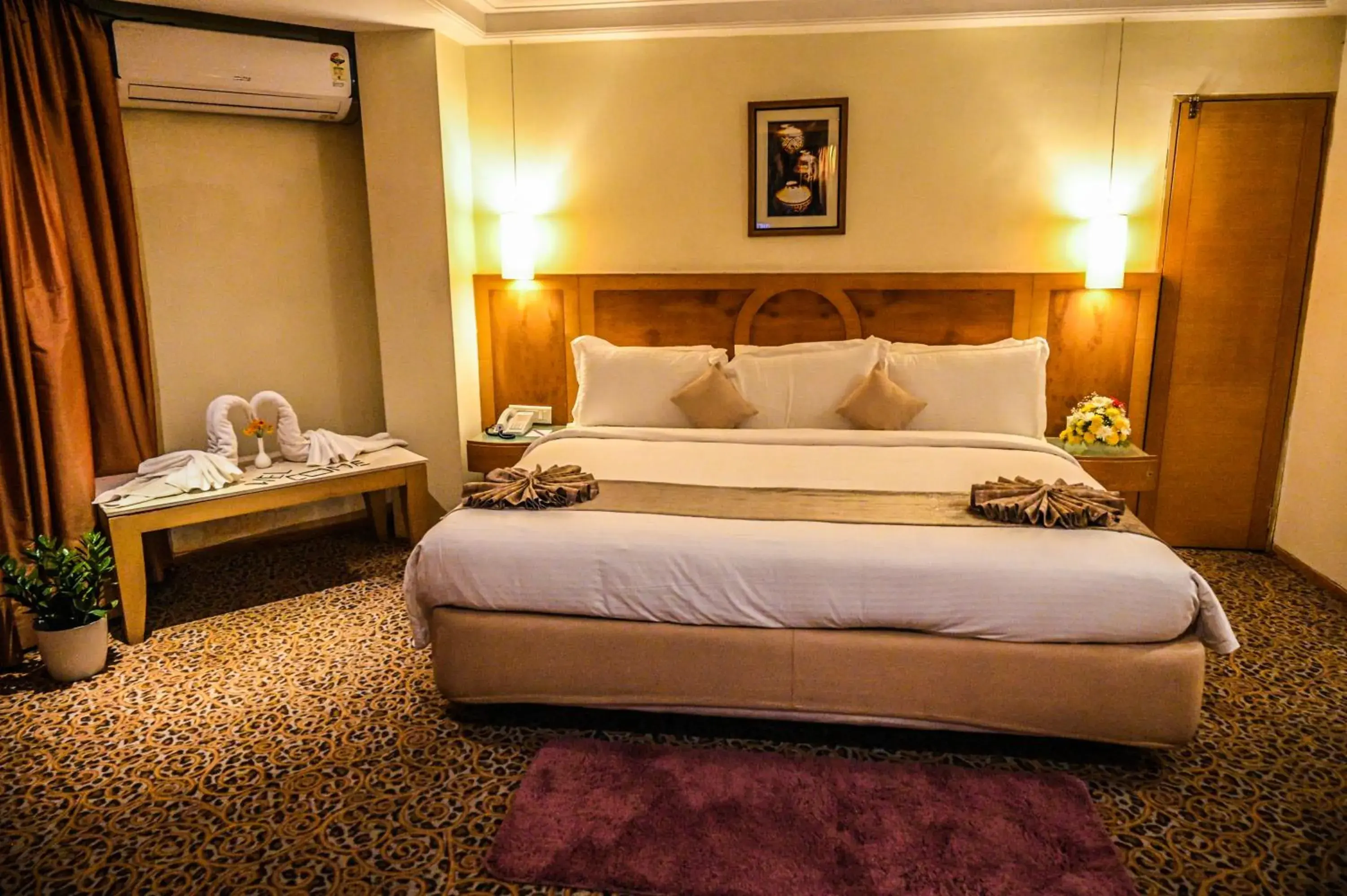 Premium Room with King Bed, High-Floor - single occupancy in Katriya Hotel and Tower Premium Room with King Bed, High-Floor - single occupancy in Katriya Hotel and Tower