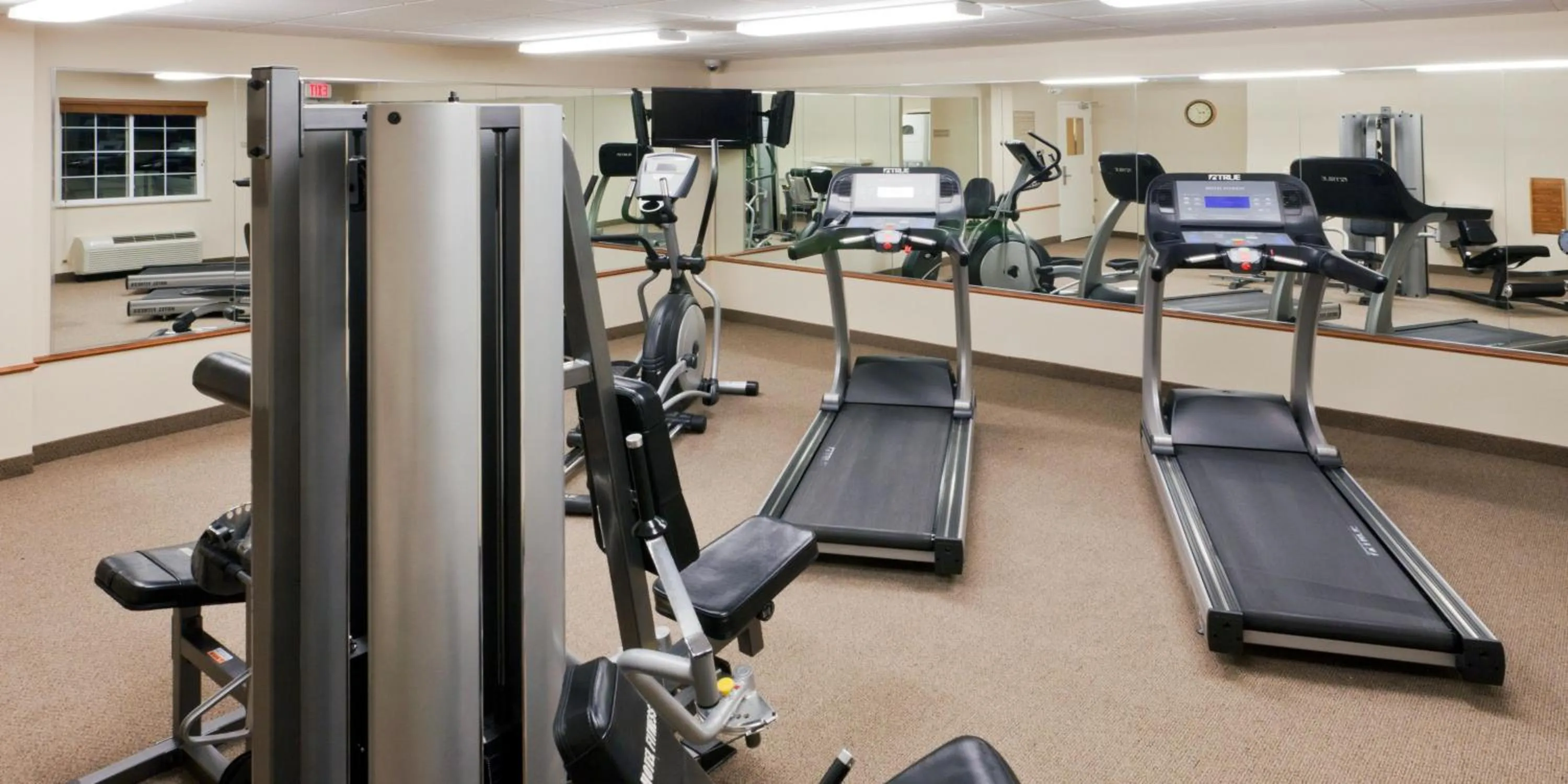 Fitness centre/facilities in Katriya Hotel and Tower
