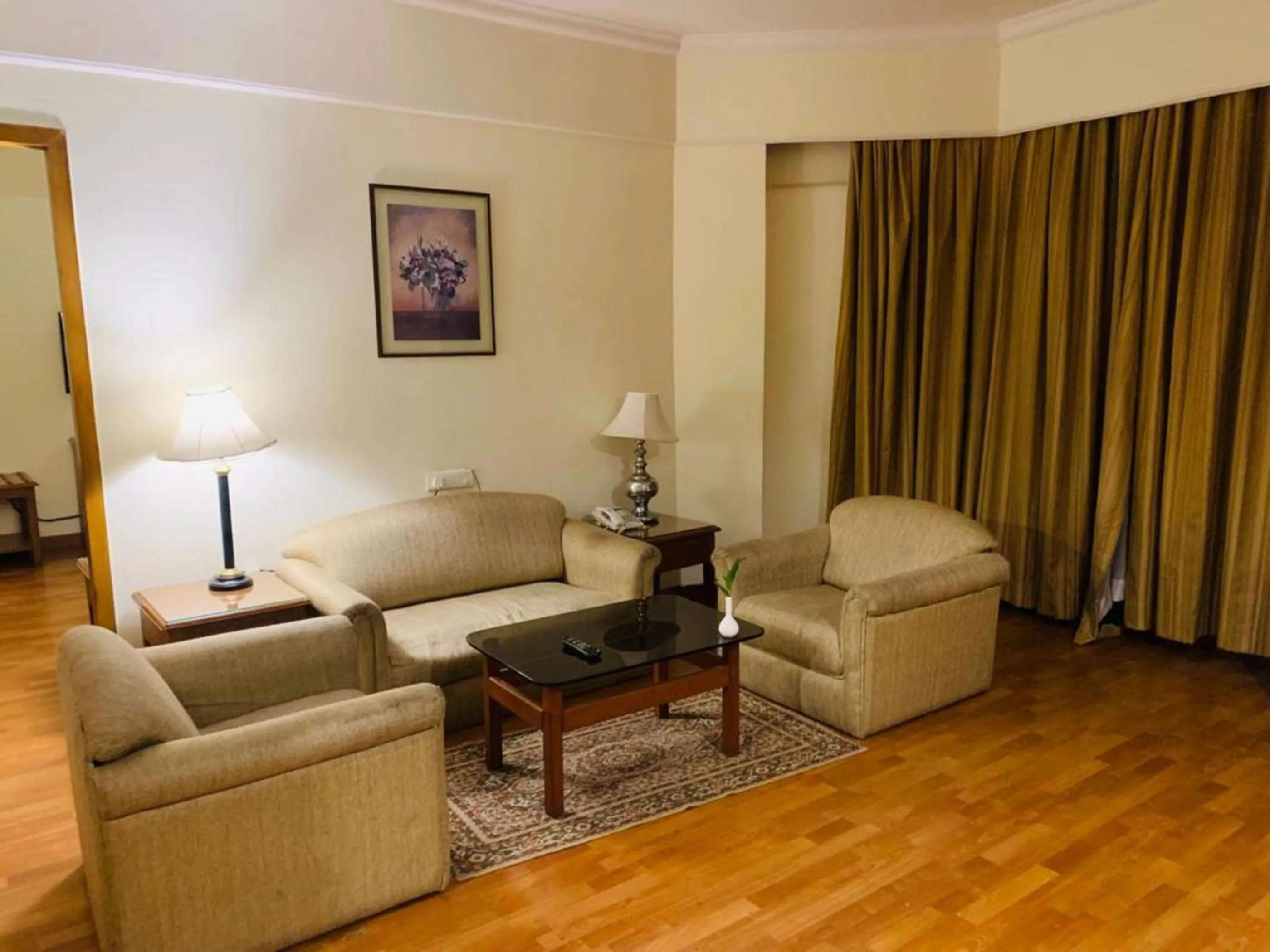 Seating area in Katriya Hotel and Tower