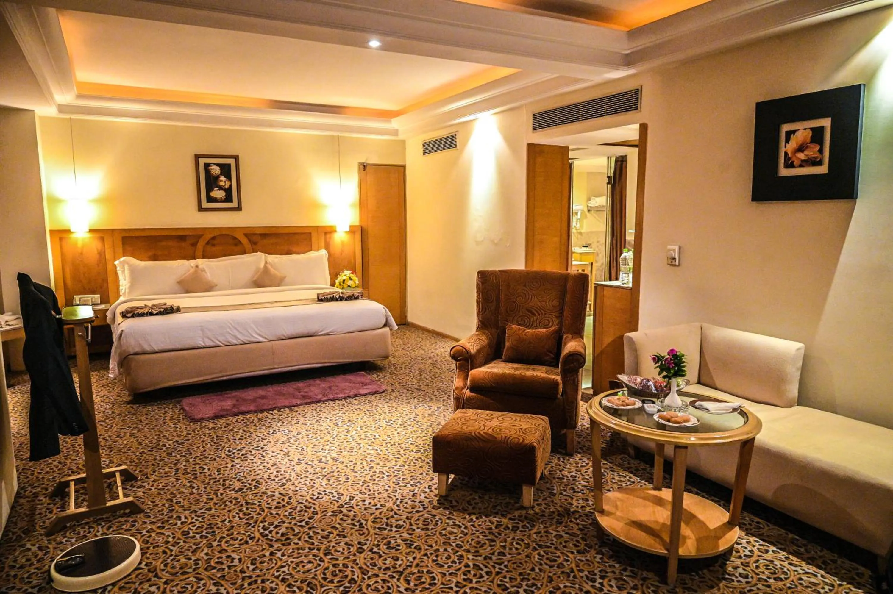 Bed in Katriya Hotel and Tower