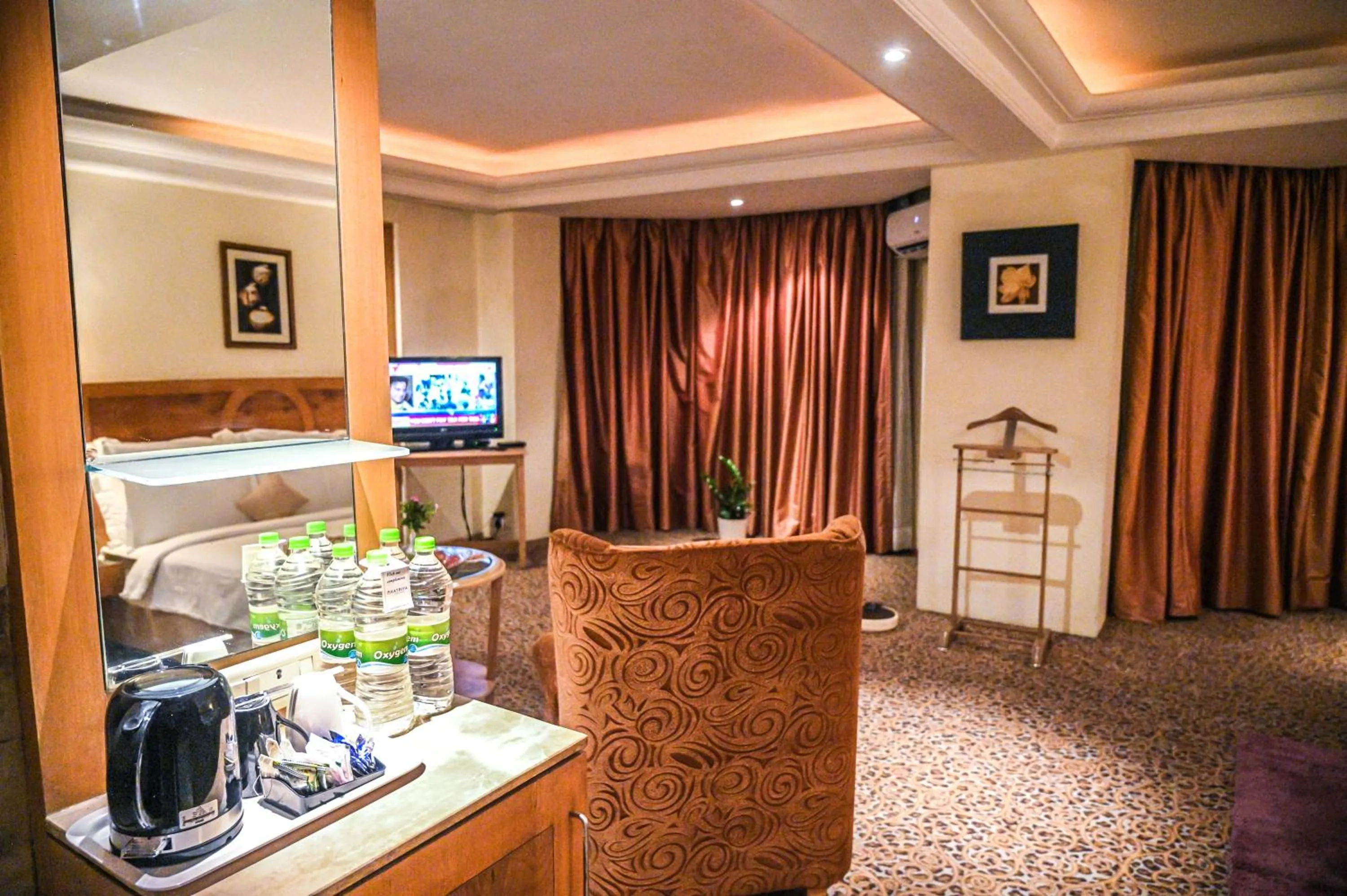 Bed in Katriya Hotel and Tower