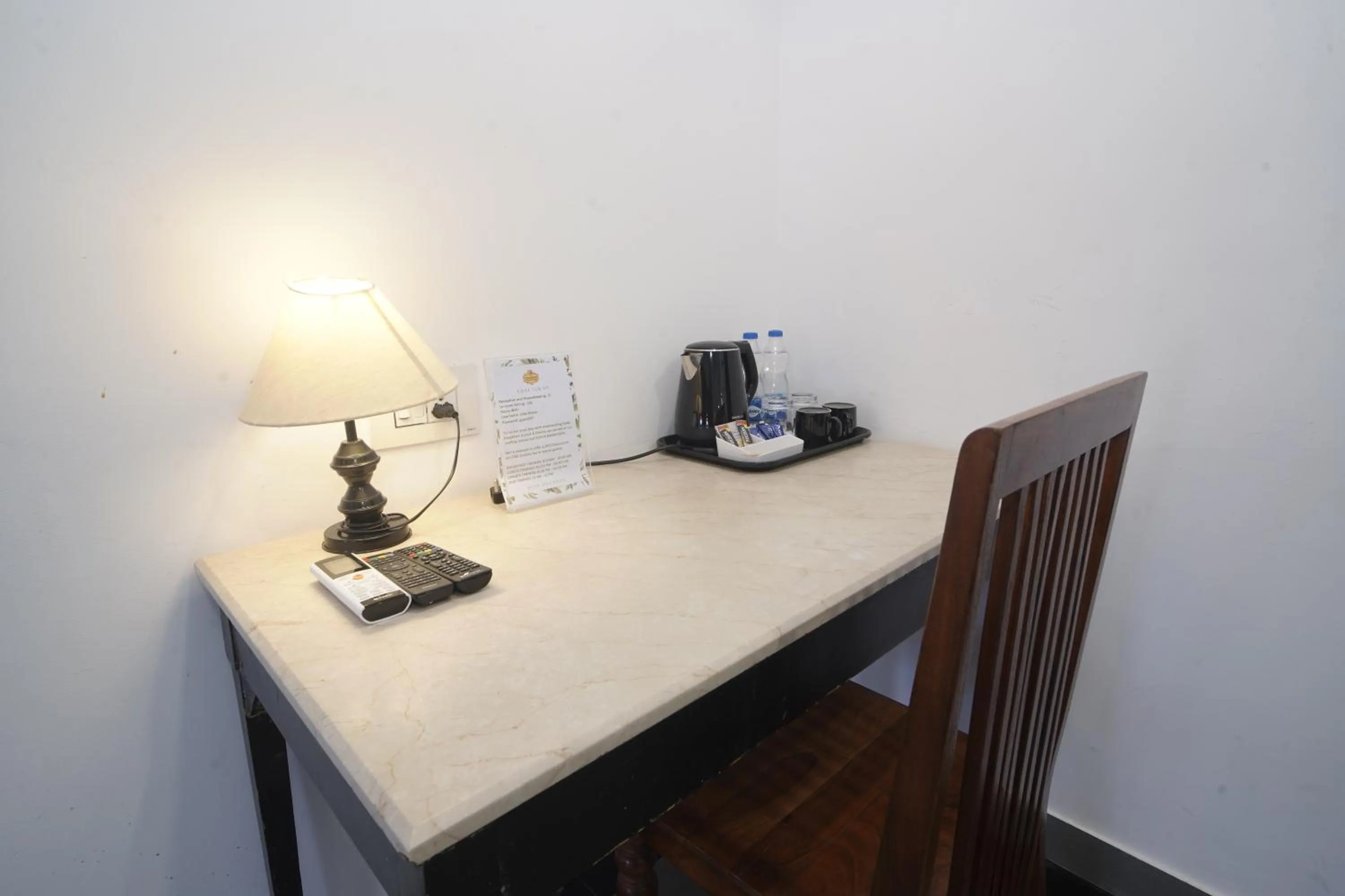 Coffee/tea facilities in Hotel Udai Niwas By The Lake