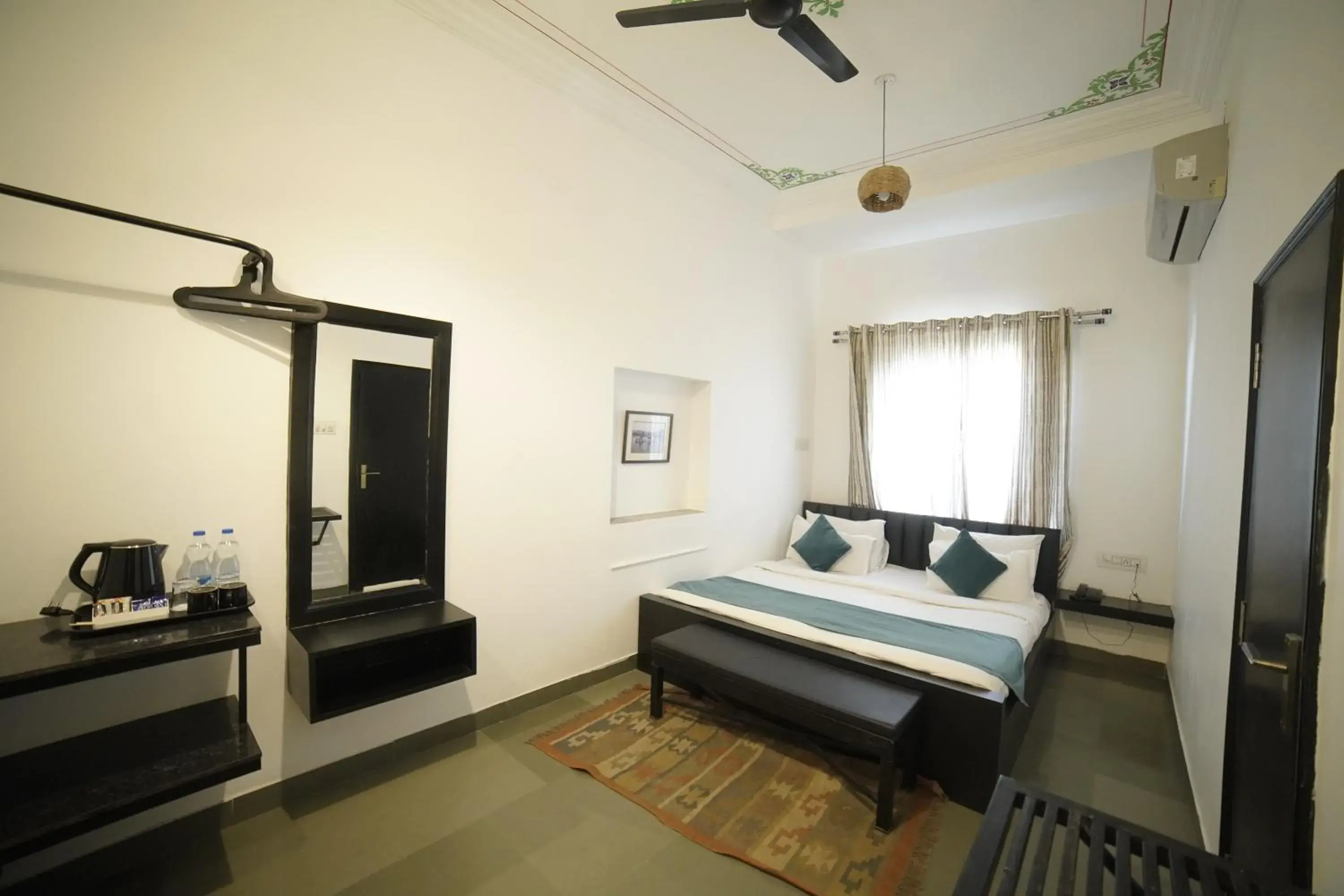 Standard Double Room in Hotel Udai Niwas By The Lake Standard Double Room in Hotel Udai Niwas By The Lake