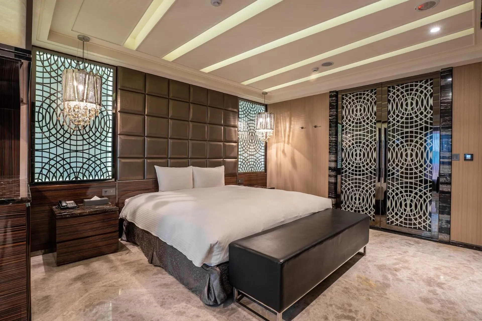 Bed in Guide Hotel Taichung Ziyou