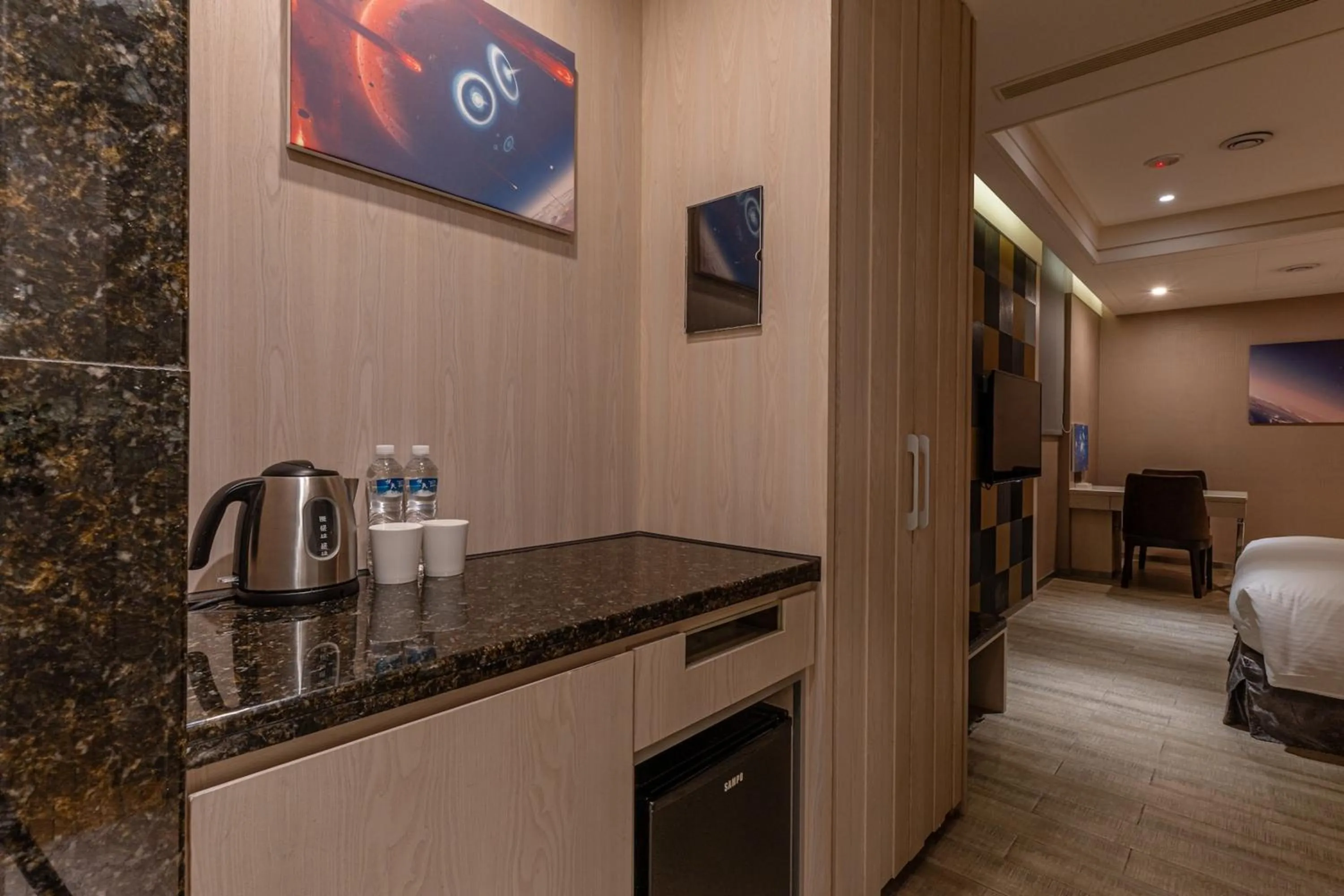 Coffee/tea facilities, Bed in Guide Hotel Taichung Ziyou