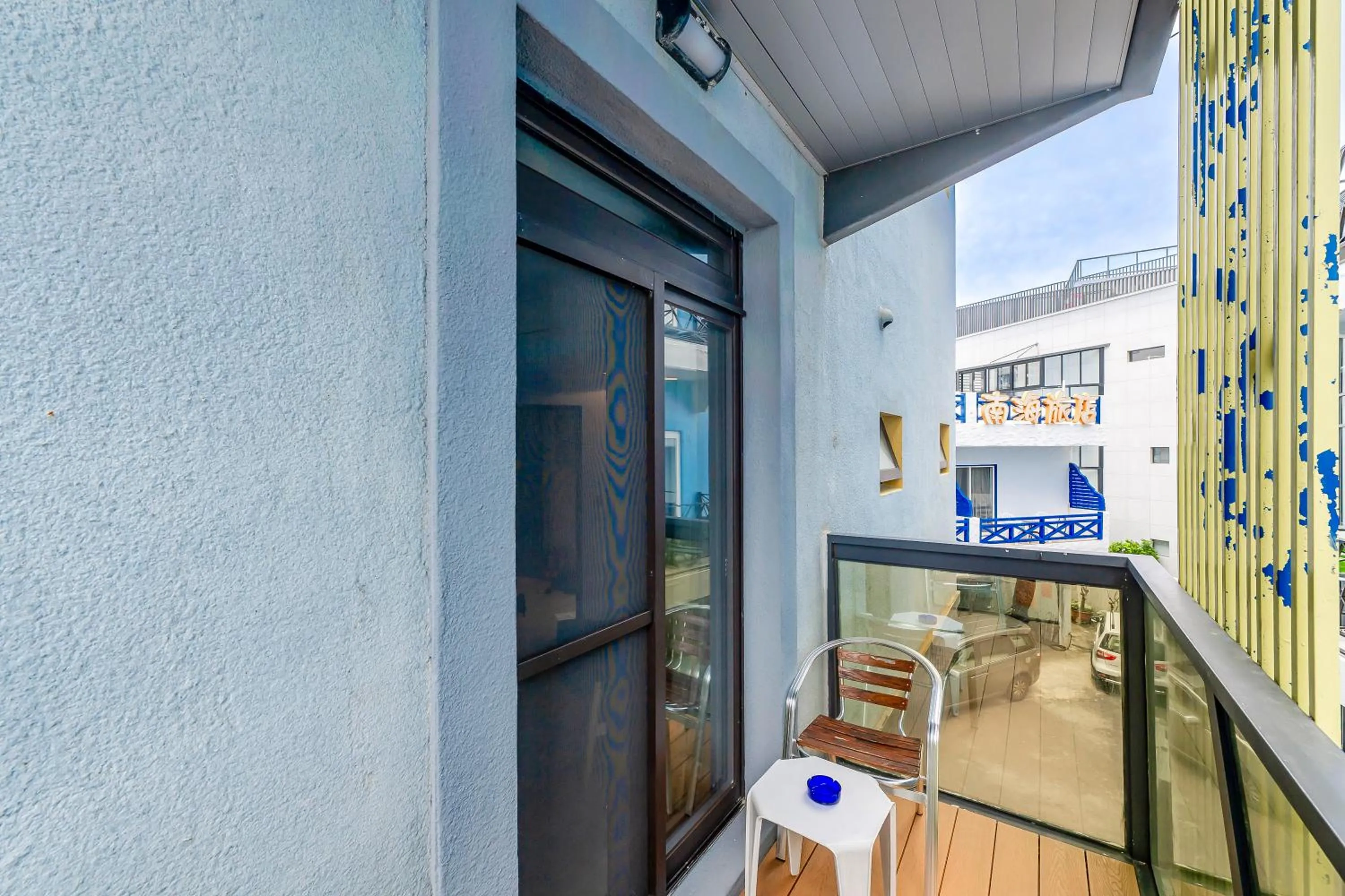 Balcony/Terrace in Pacific Inn