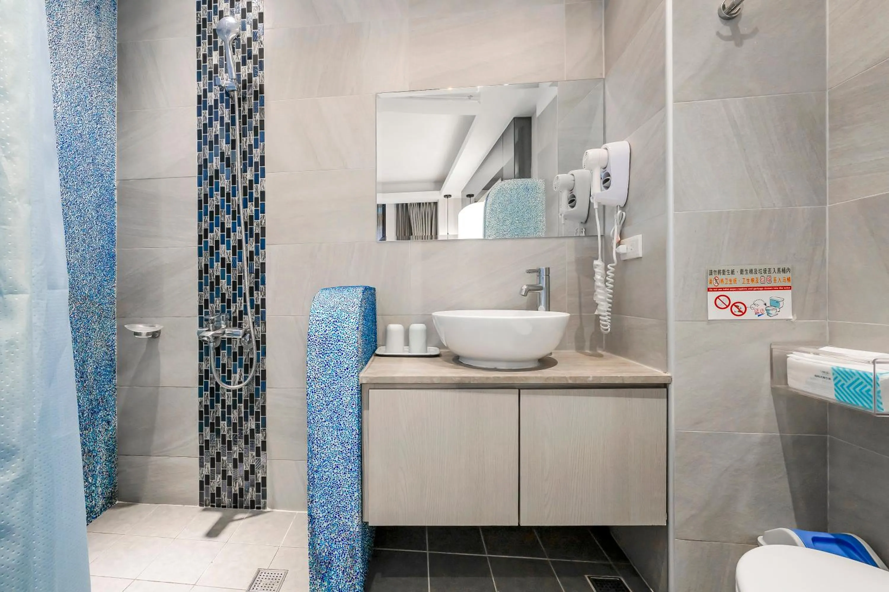 Bathroom in Pacific Inn