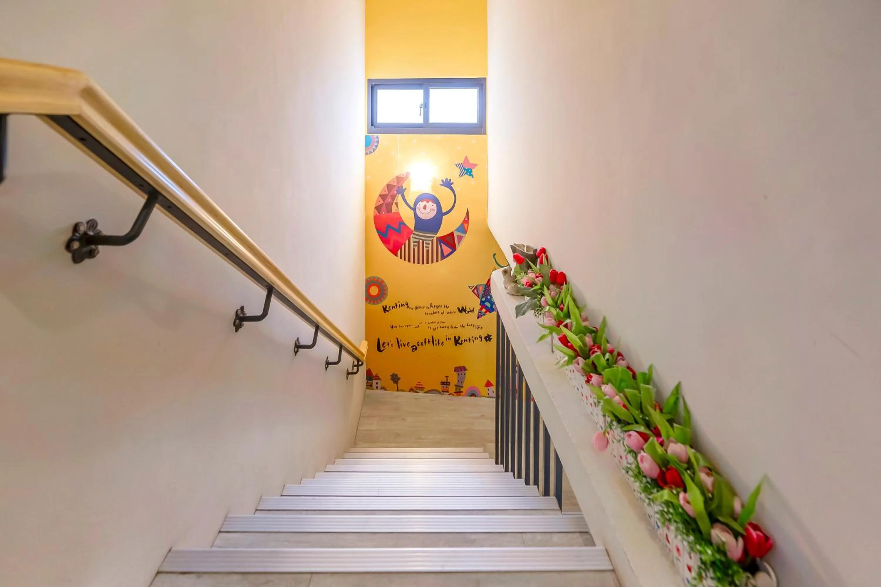 Decorative detail in Pacific Inn