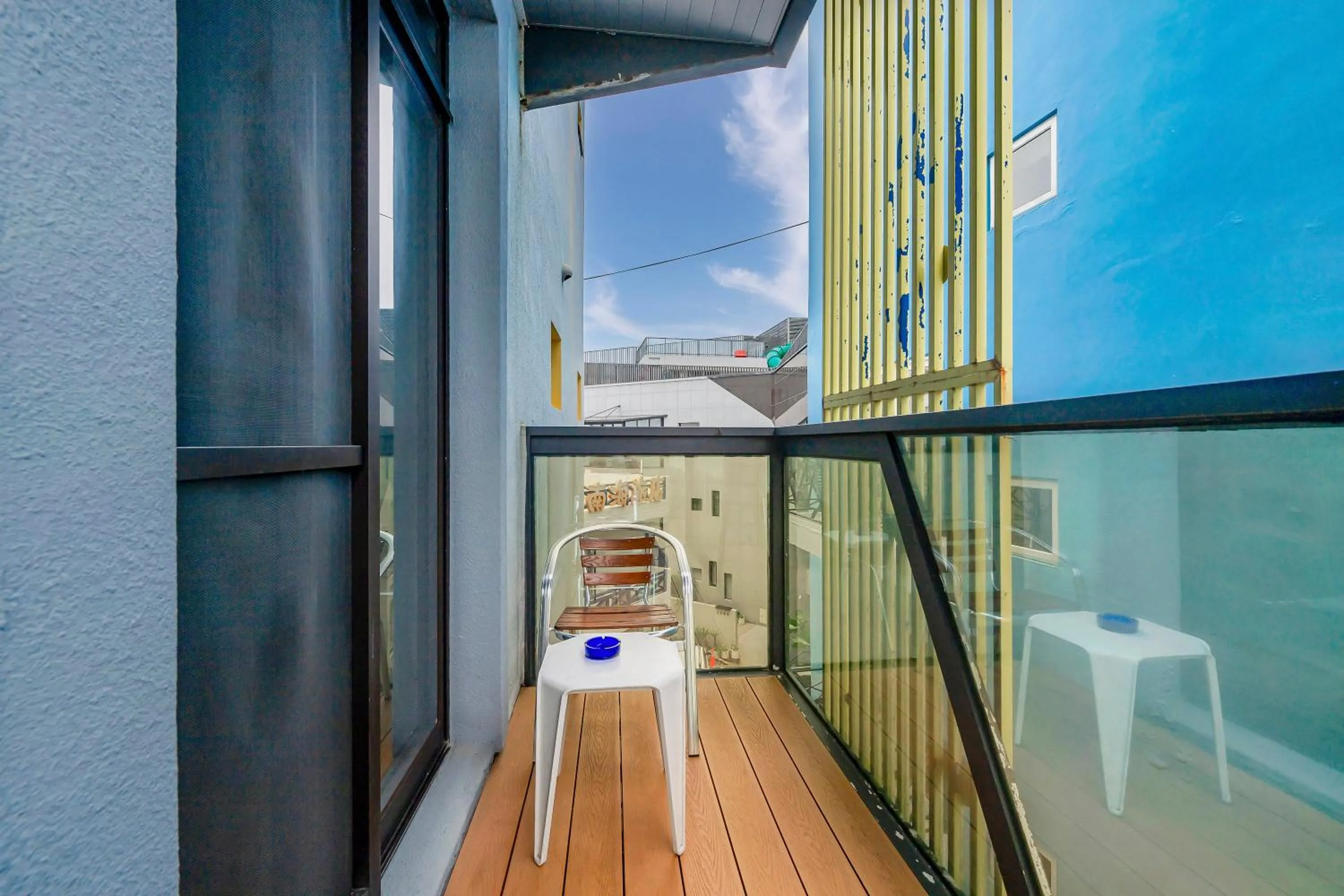 Balcony/Terrace in Pacific Inn